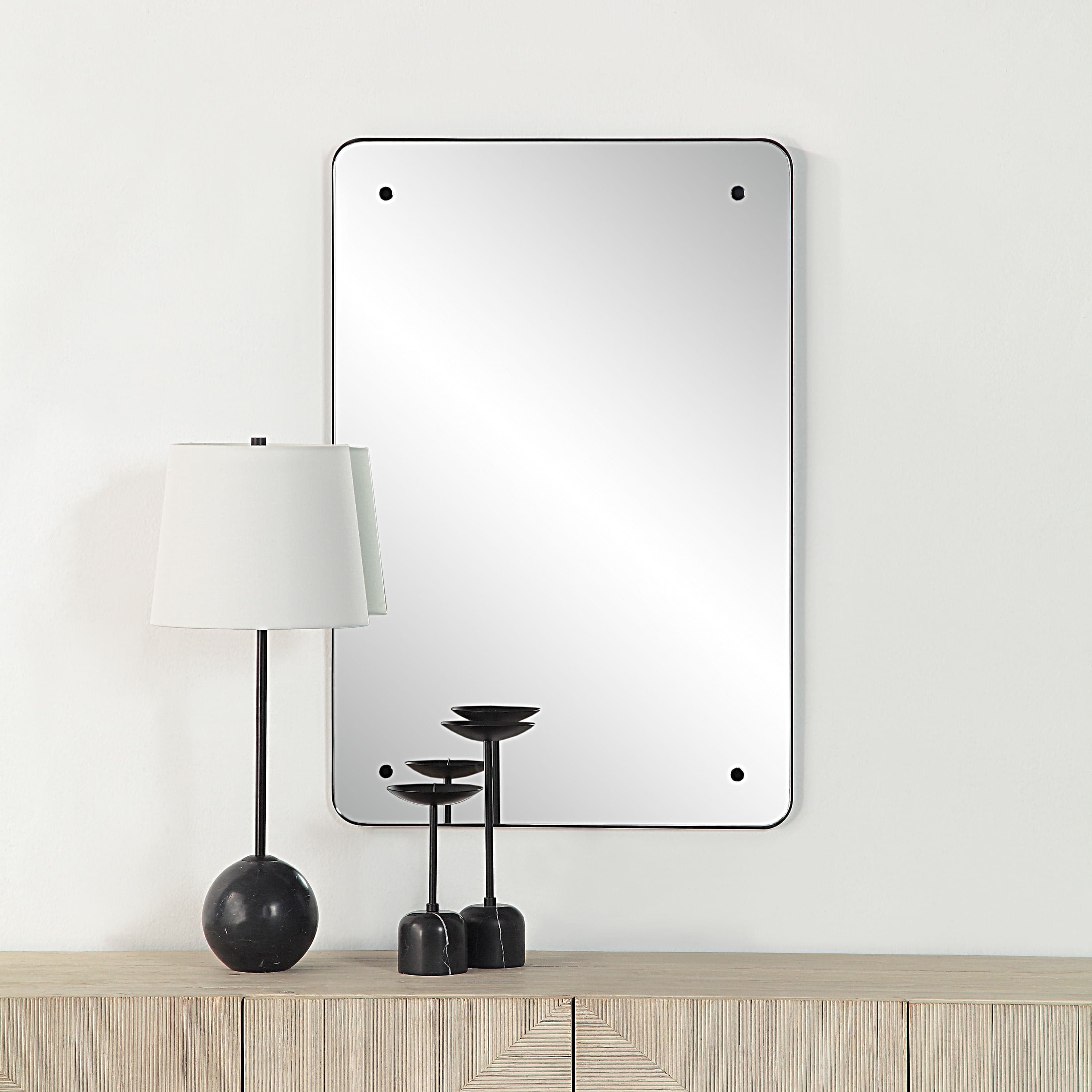 Aine — product photograph