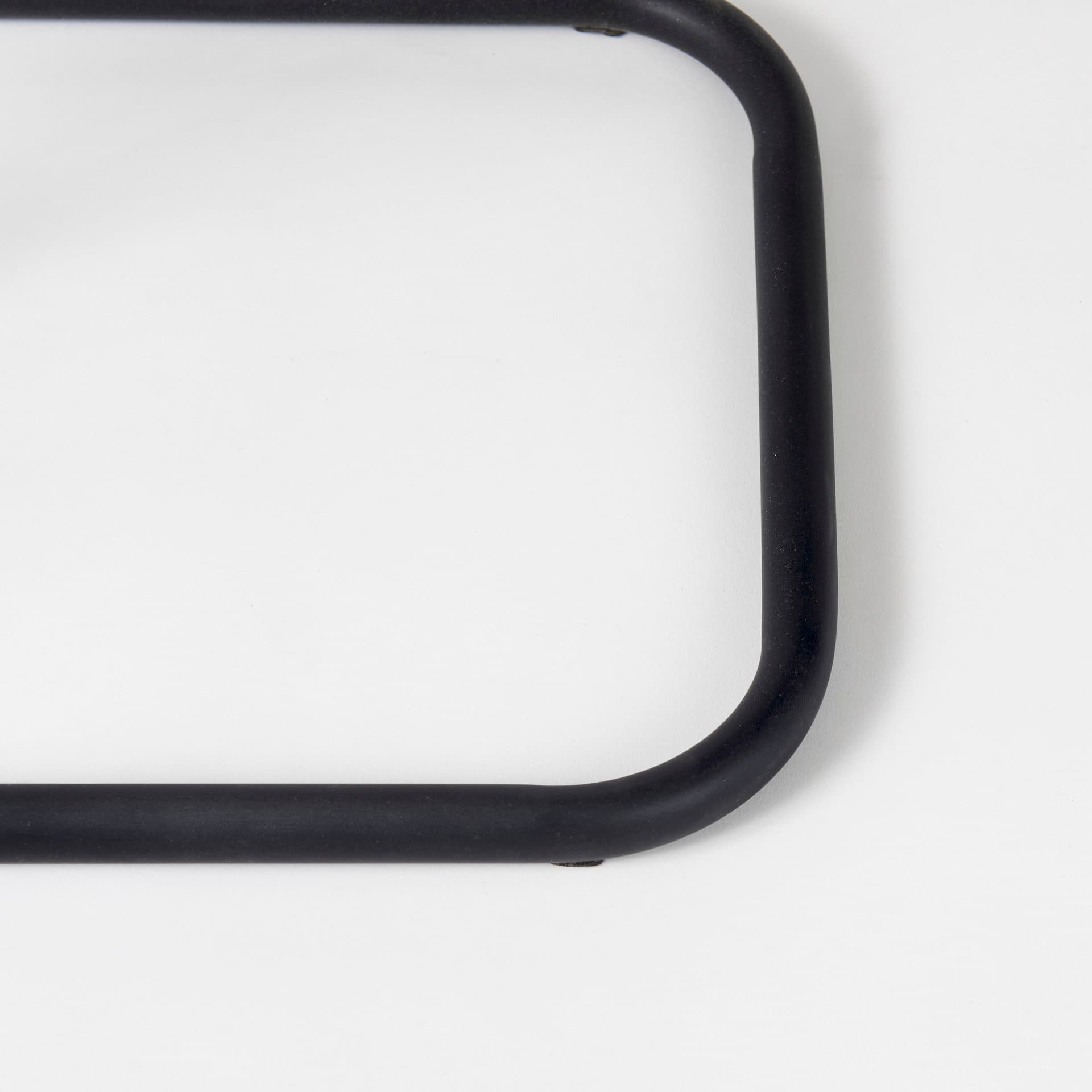 Kyra 12.0L x 20.0W x 23.0H White Marble Top W/Black Iron Frame C-Shaped End and Side Table — product photograph