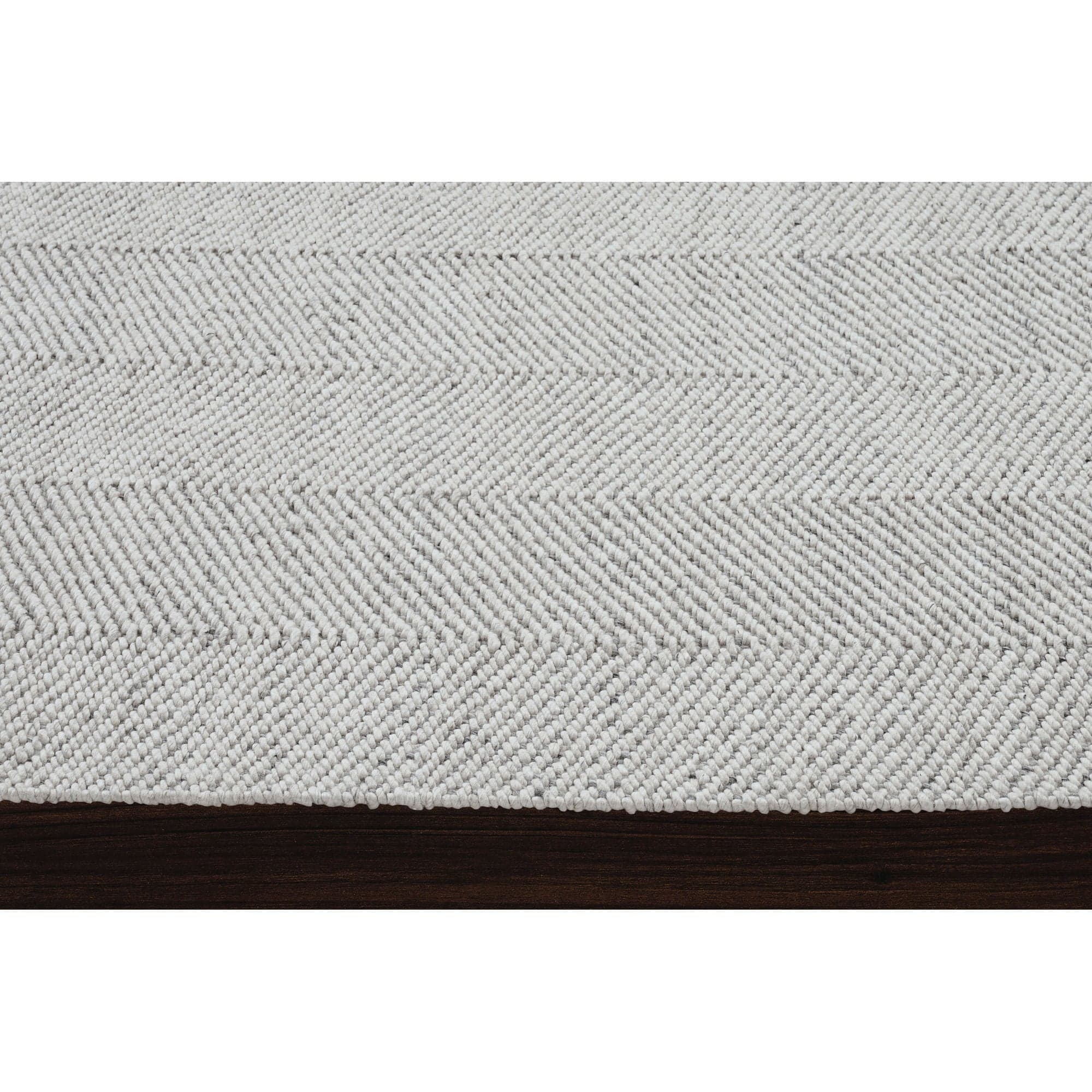 Malur — product photograph