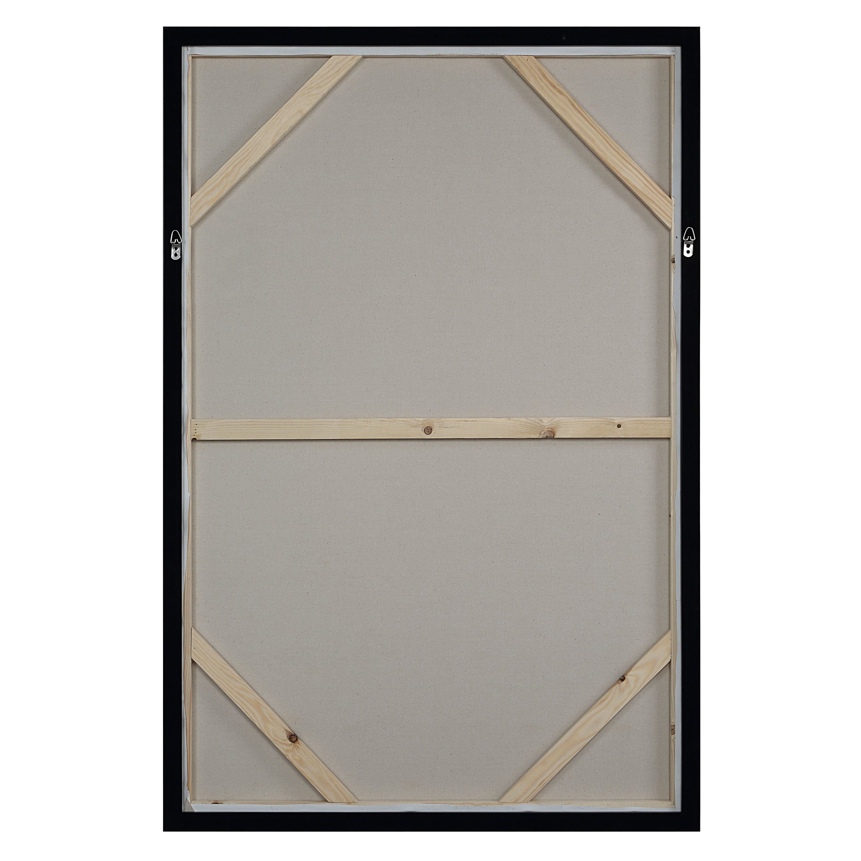 Kyra — product photograph