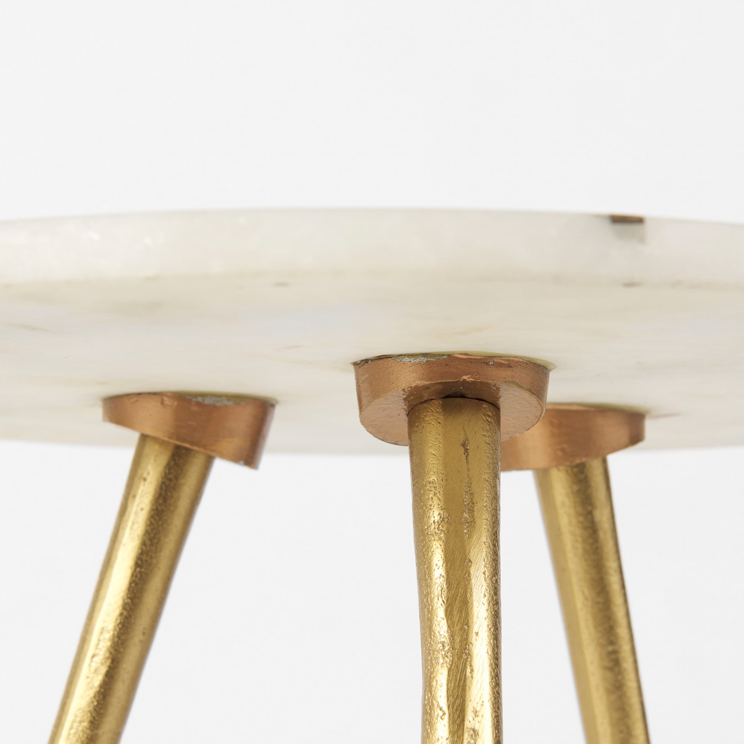 Vivienne 16.0L x 16.0W x 19.0H White Marble W/Antique Gold Metal Round Small Side Table — product photograph