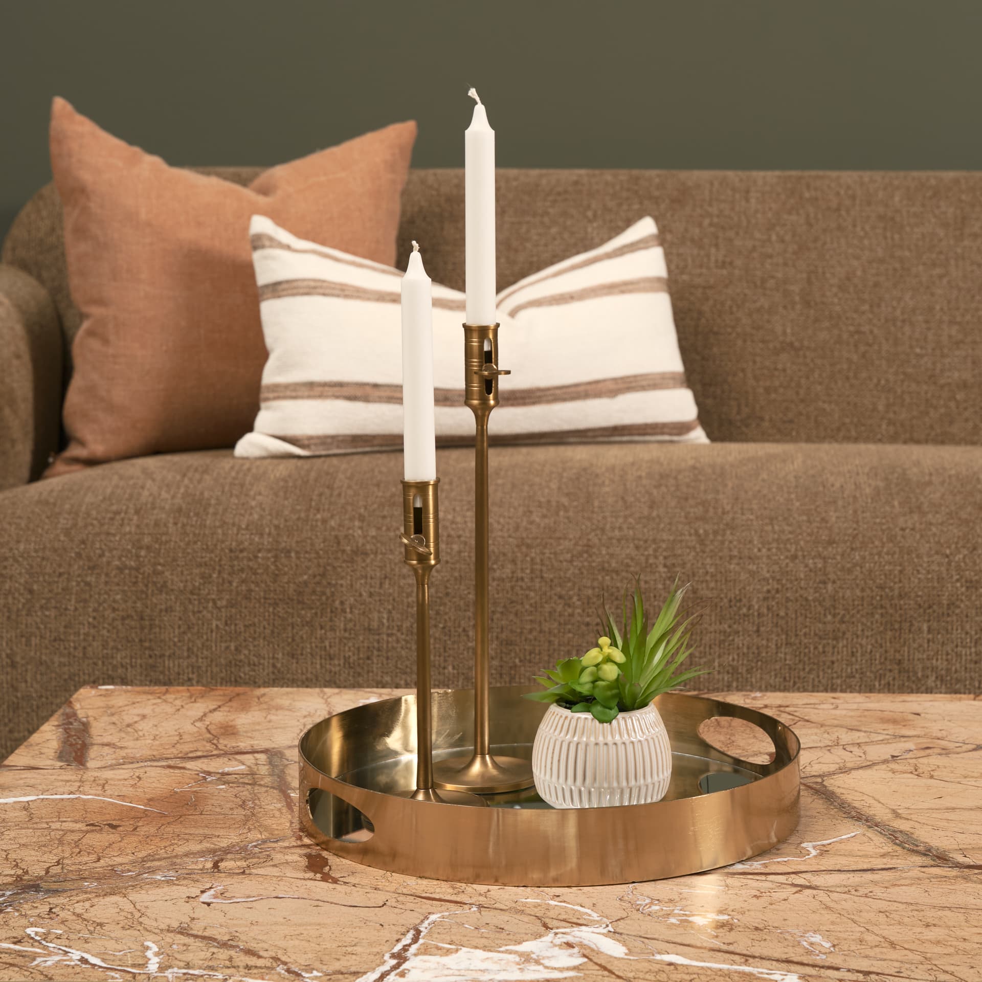 Serkis 15L x 15W Gold Metal Mirrored Base Round Tray — product photograph