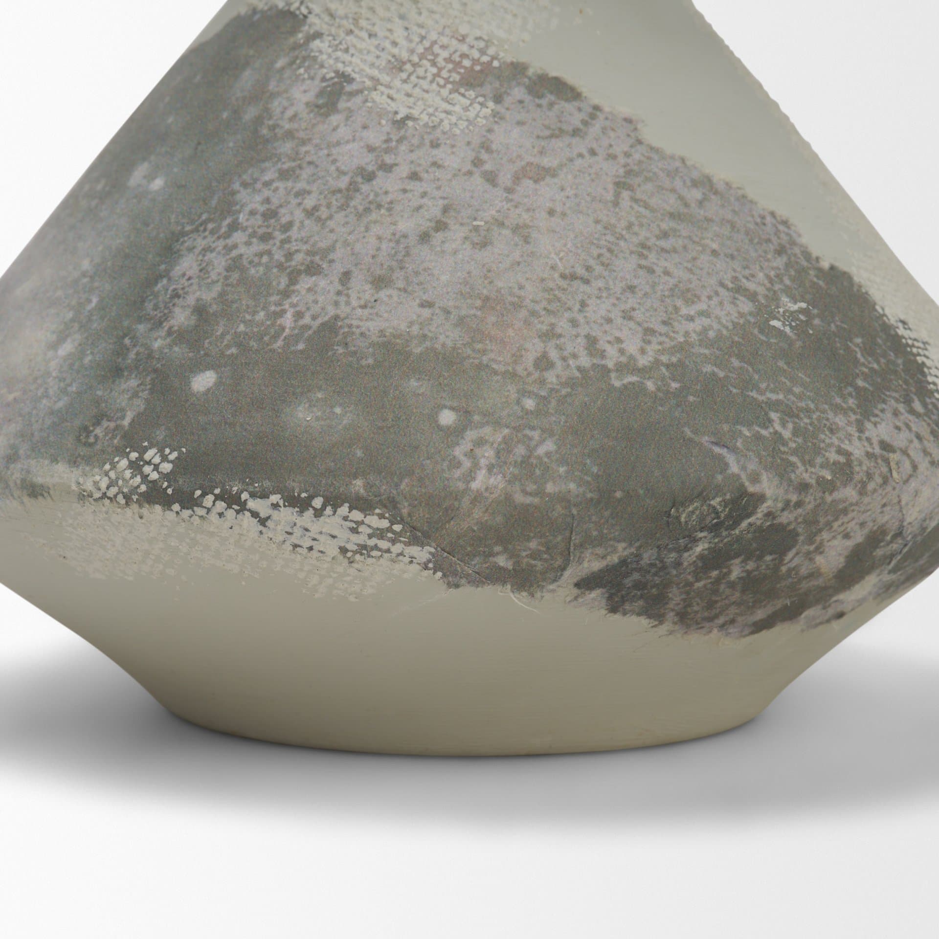 Velo 8.1H White w/Green Hand-Painted Terracotta Decorative Vase — product photograph