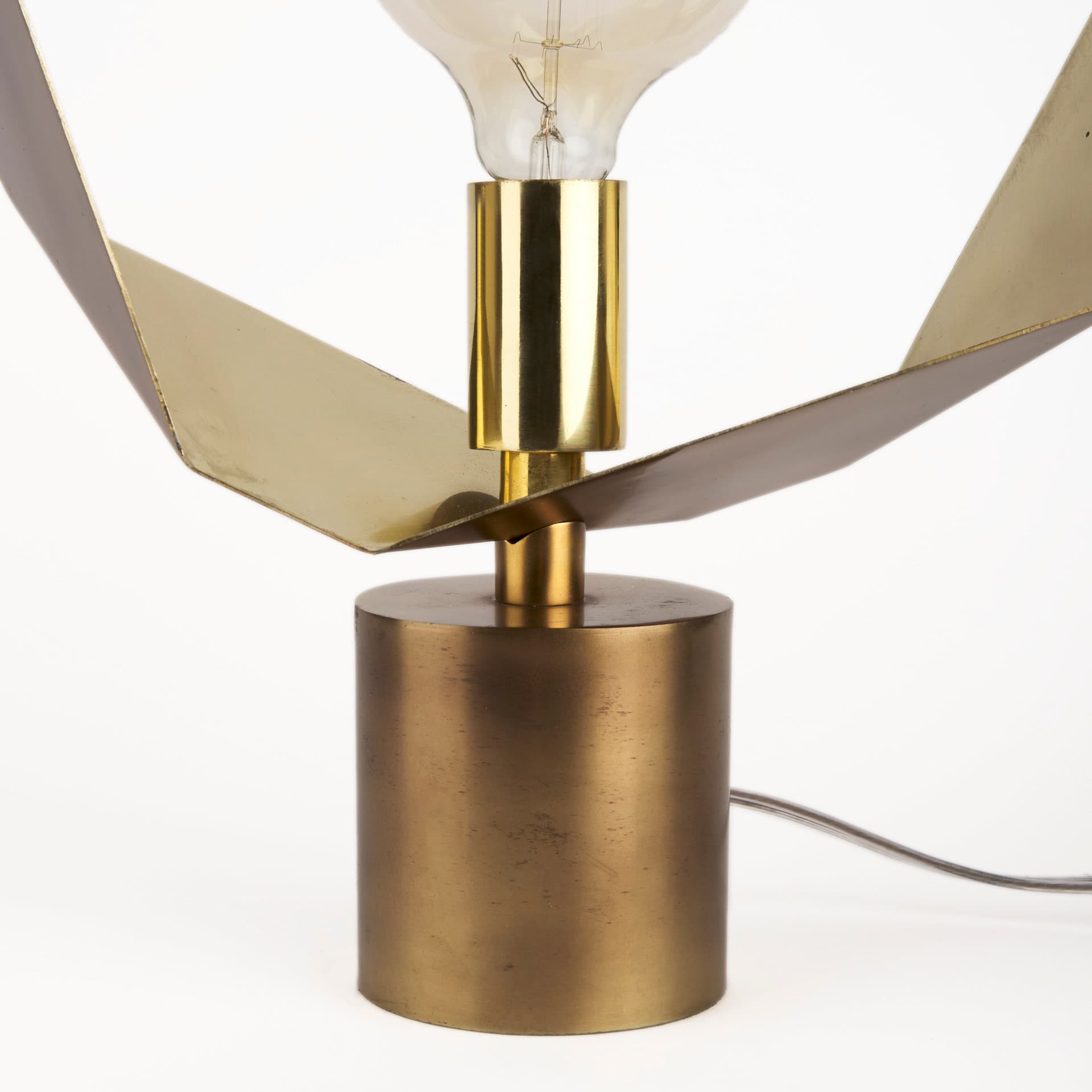 Shamir 15L x 15W Gold Geometric Metal Table Lamp — product photograph