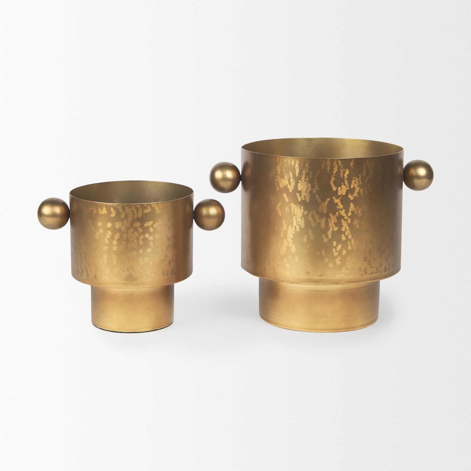Juno 6.5H Medium Gold Iron Medium Vase — product photograph