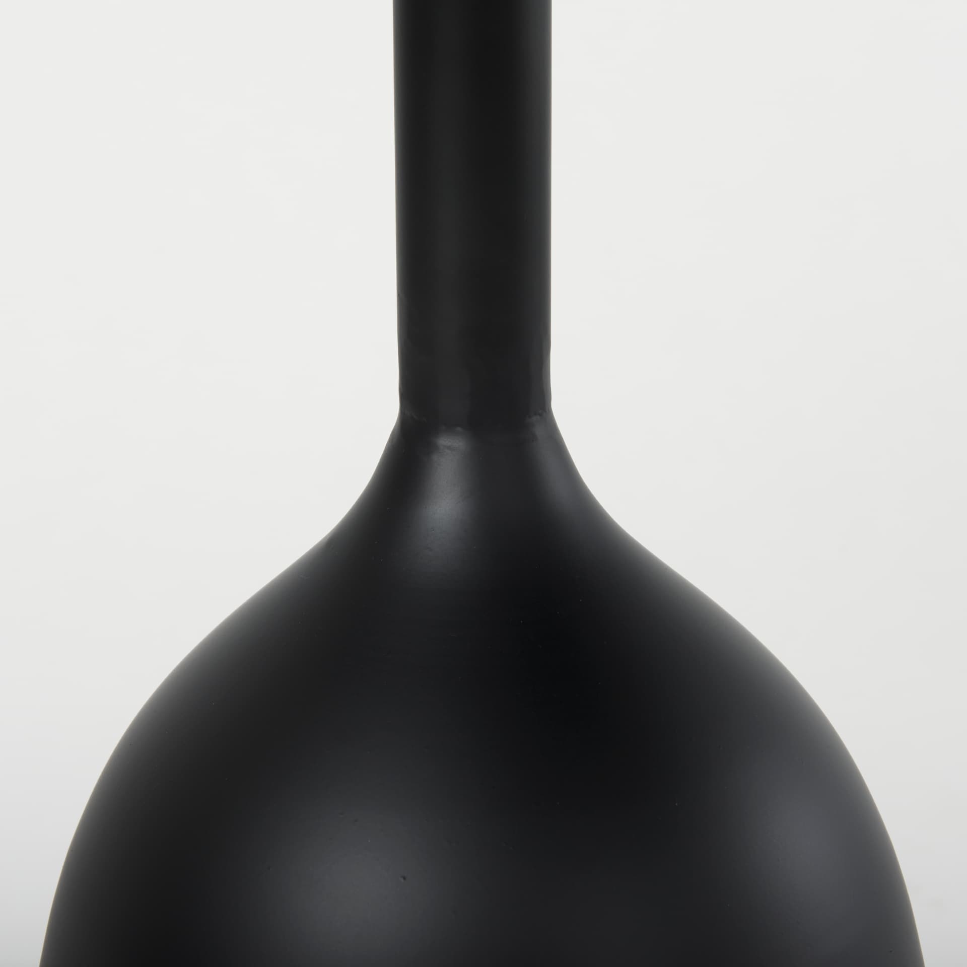 Talulla 16.5L x 16.5W x 19.7H Matte Black Metal Accent Table — product photograph