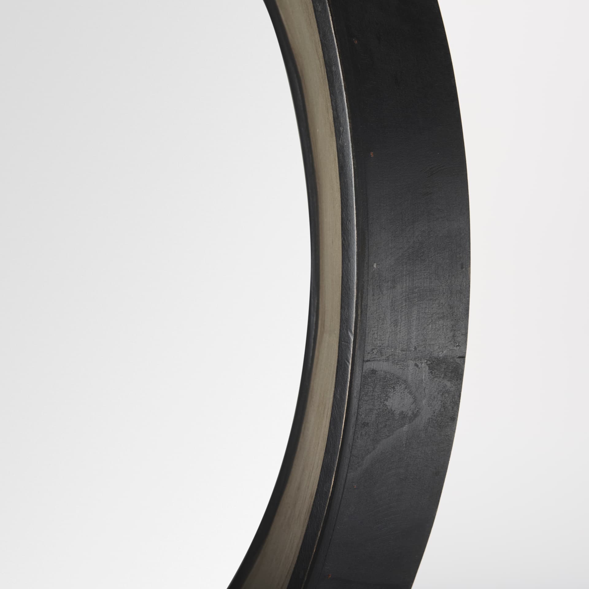 Ovallas 22" Round Champagne Wood Frame Mirror — product photograph