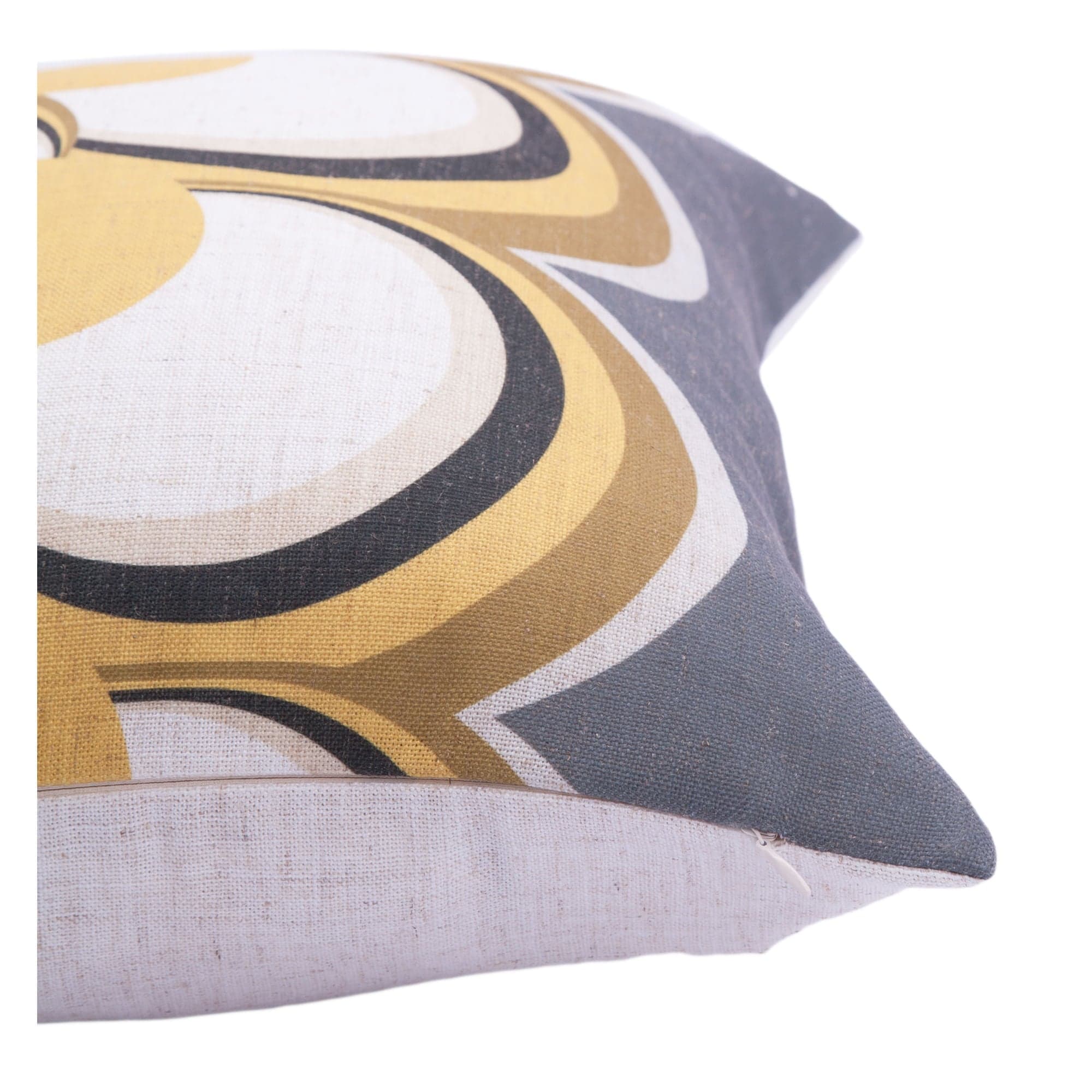 Almada — product photograph