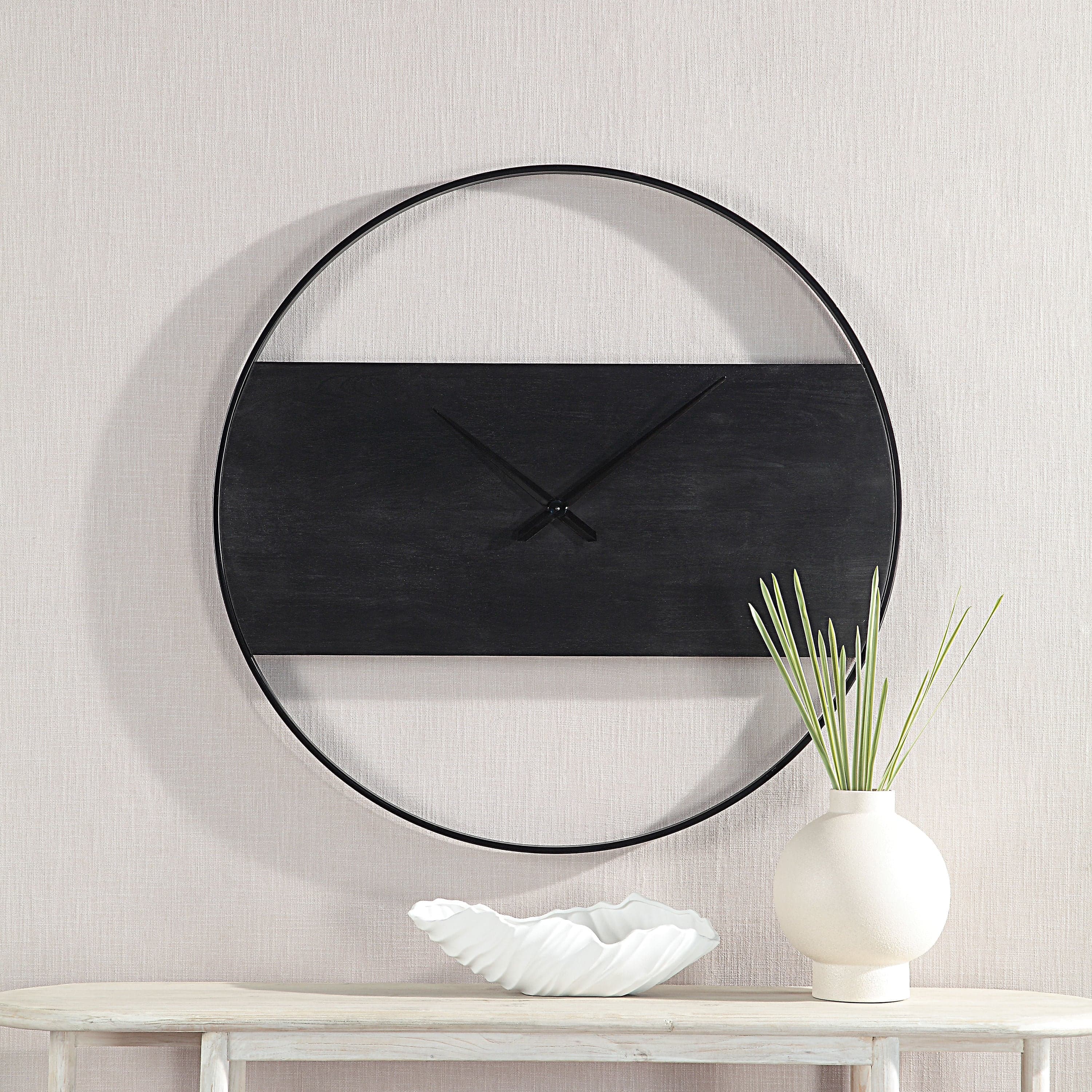Romy — product photograph
