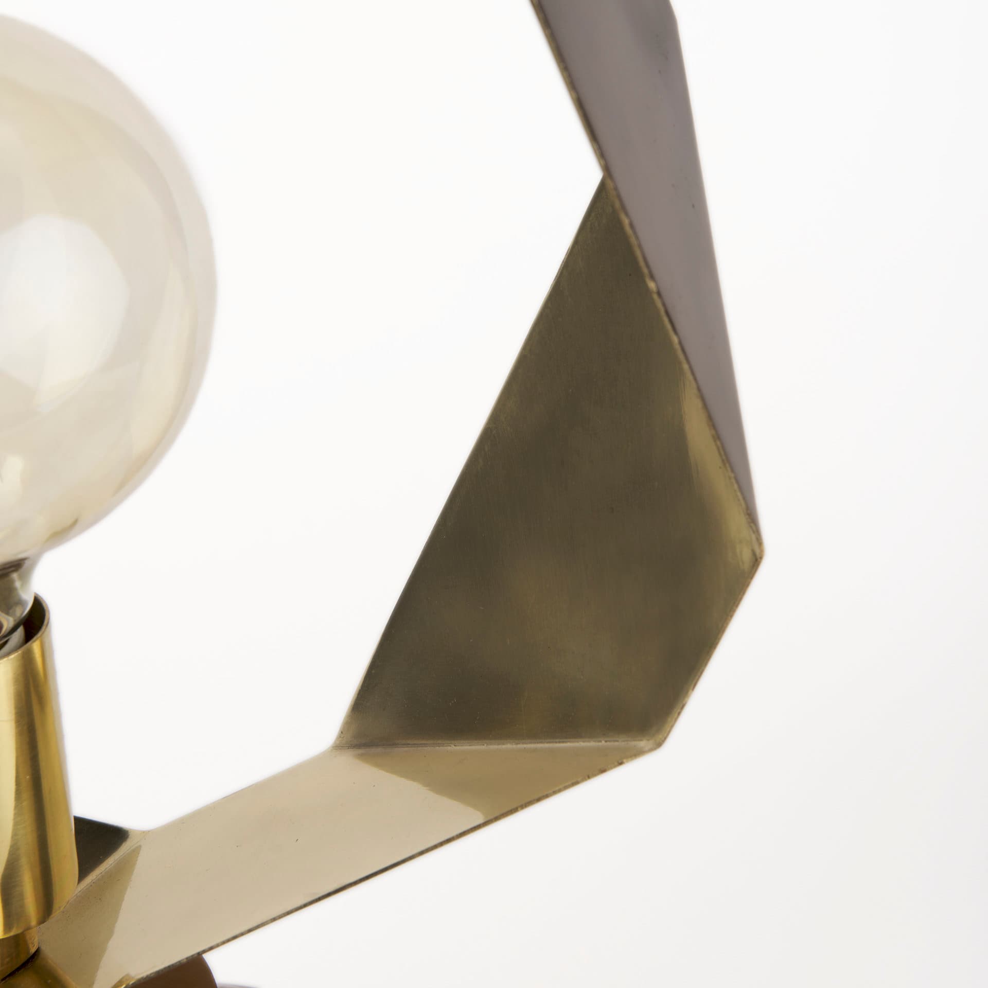 Shamir 15L x 15W Gold Geometric Metal Table Lamp — product photograph