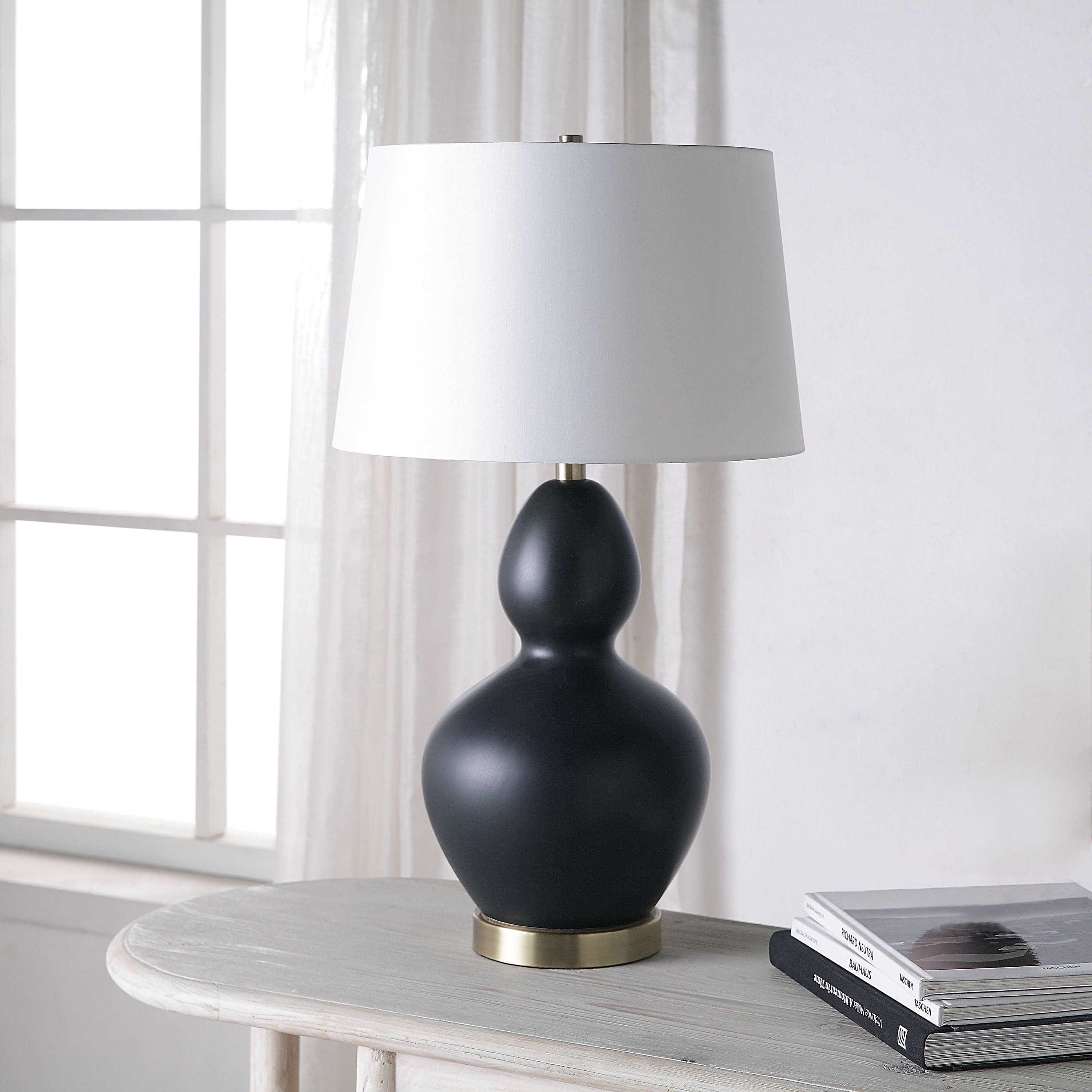 Kamilia — product photograph