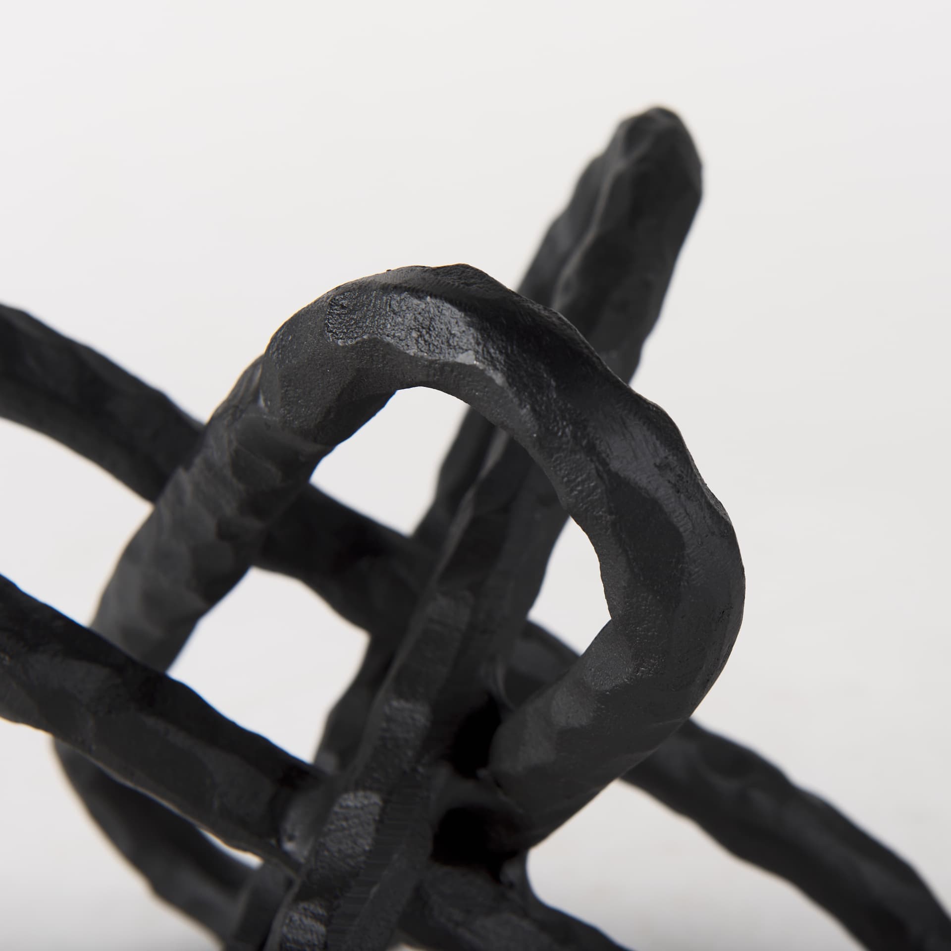 Wilhelm II (Large) 10L x 10W Black Metal Link Decor Object — product photograph