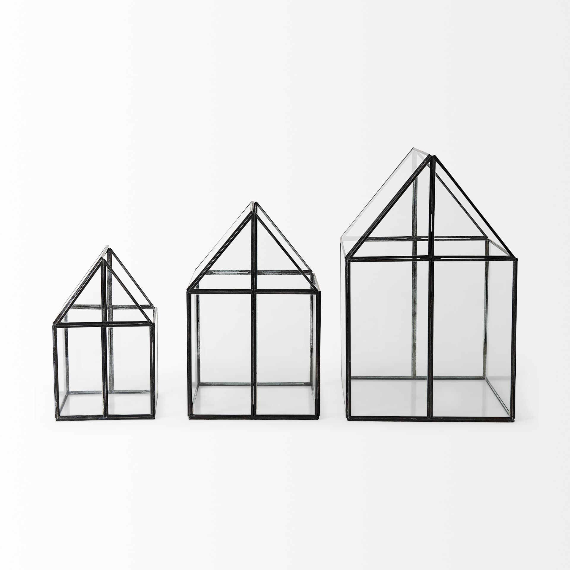 Sikes (Medium) 8L x 8W x 13H Hut Terrarium W/Glass Base — product photograph