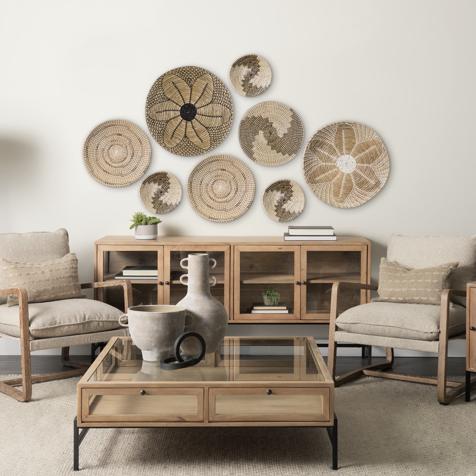 Luna 12.0L x 12.0W x 2.0H Light Brown Seagrass Round Wall Hanging Plate — product photograph