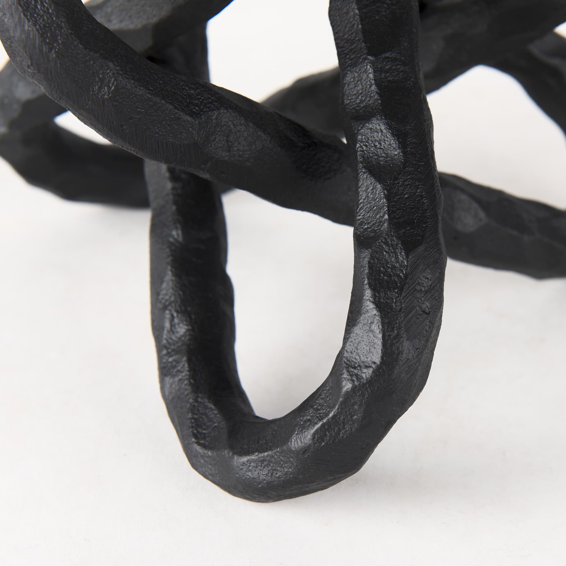 Wilhelm I (Small) 7L x 7W Black Metal Link Decor Object — product photograph