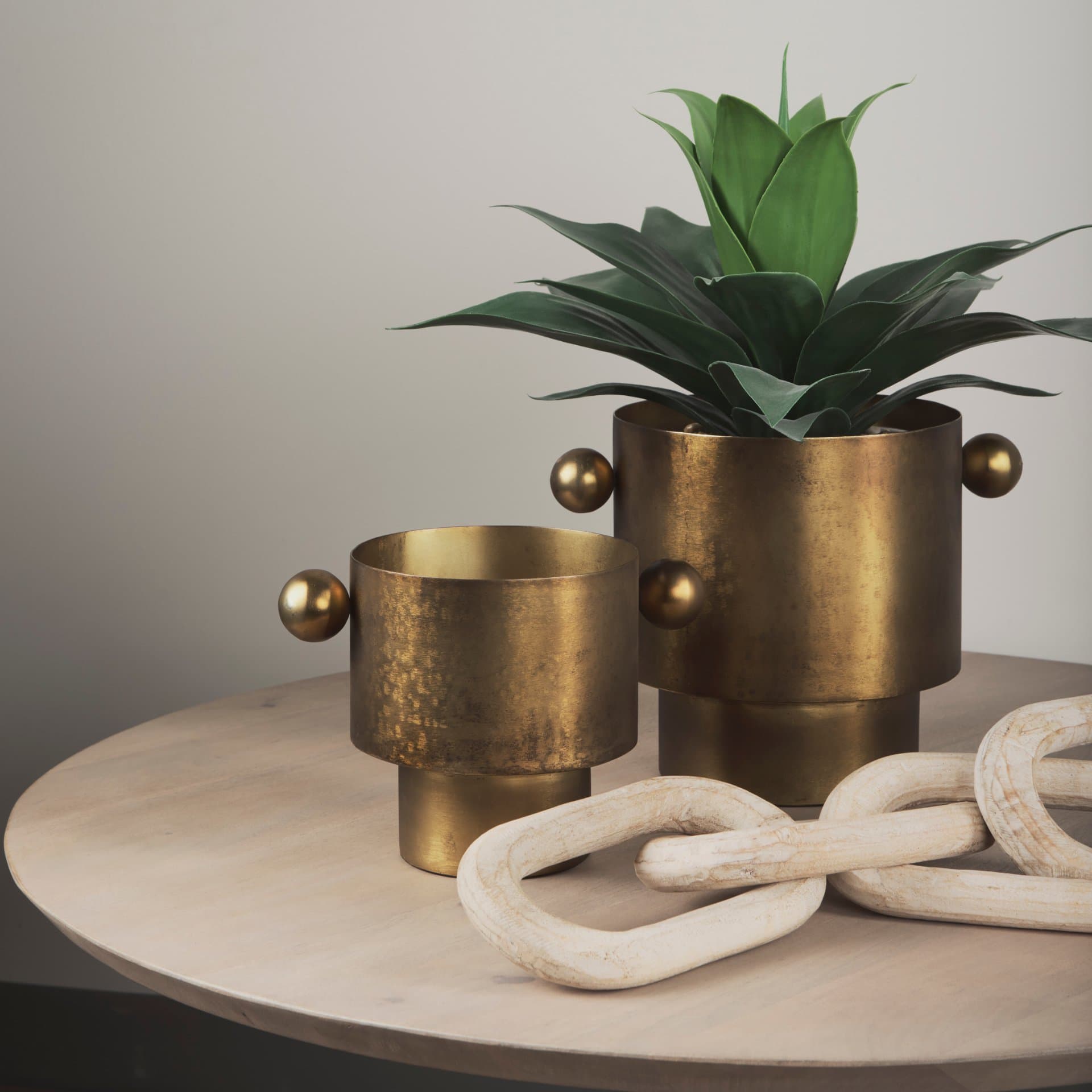 Alix 29.0L x 5.0W x 5.0H Beige Wooden Link Chain Decorative Object — in a styled room