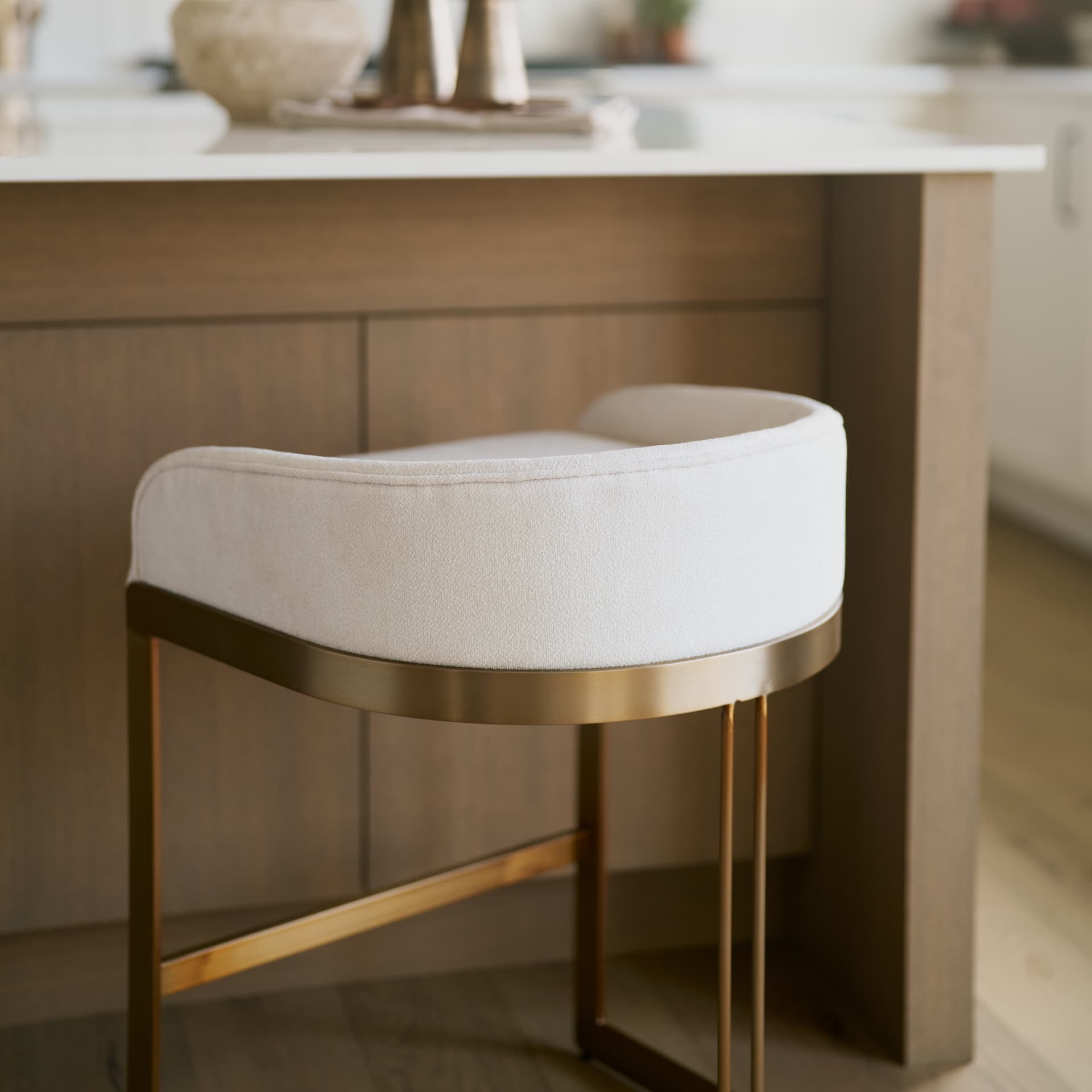 Hollyfield Low Back 28.7in Seat Bar Stool | II Cream Fabric w/ Counter — product photograph
