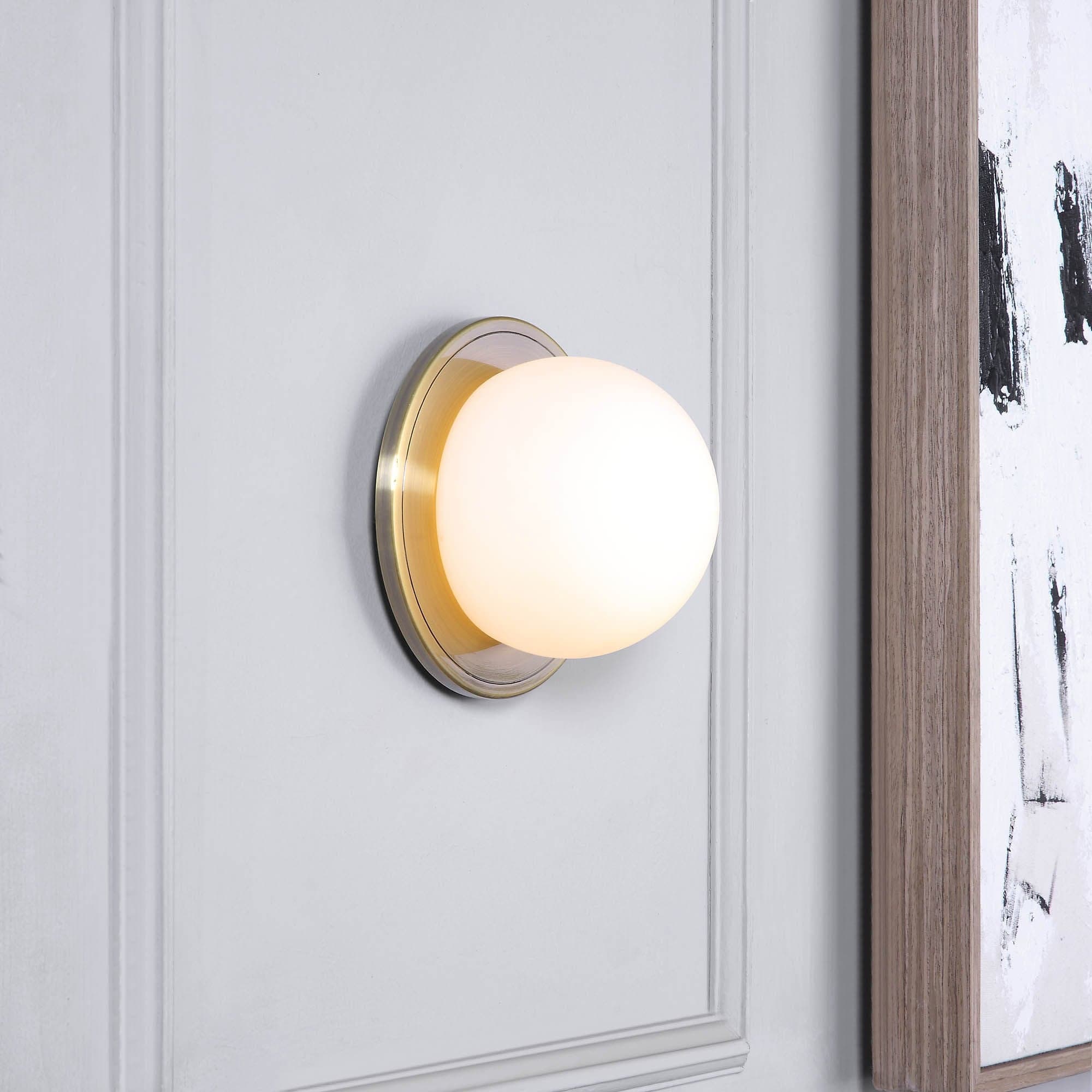 Hugo — product photograph