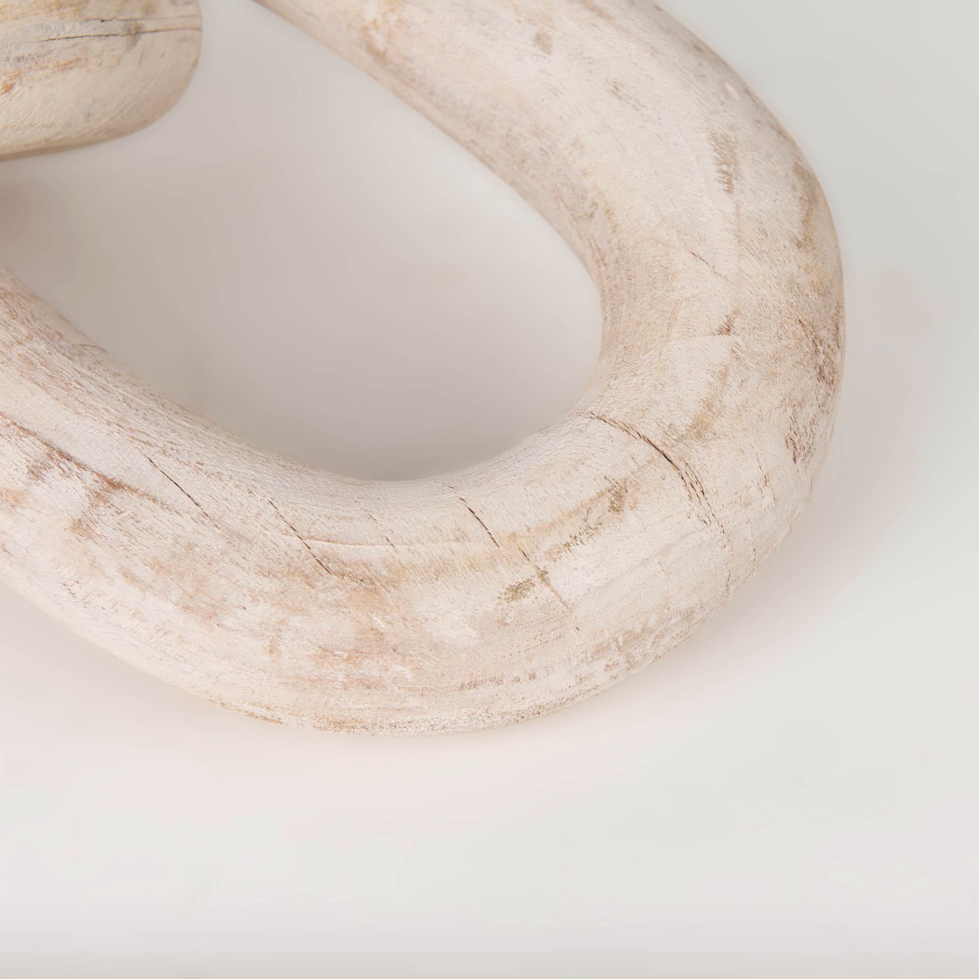 Tayla Large Blonde Wood Chain Link — product photograph