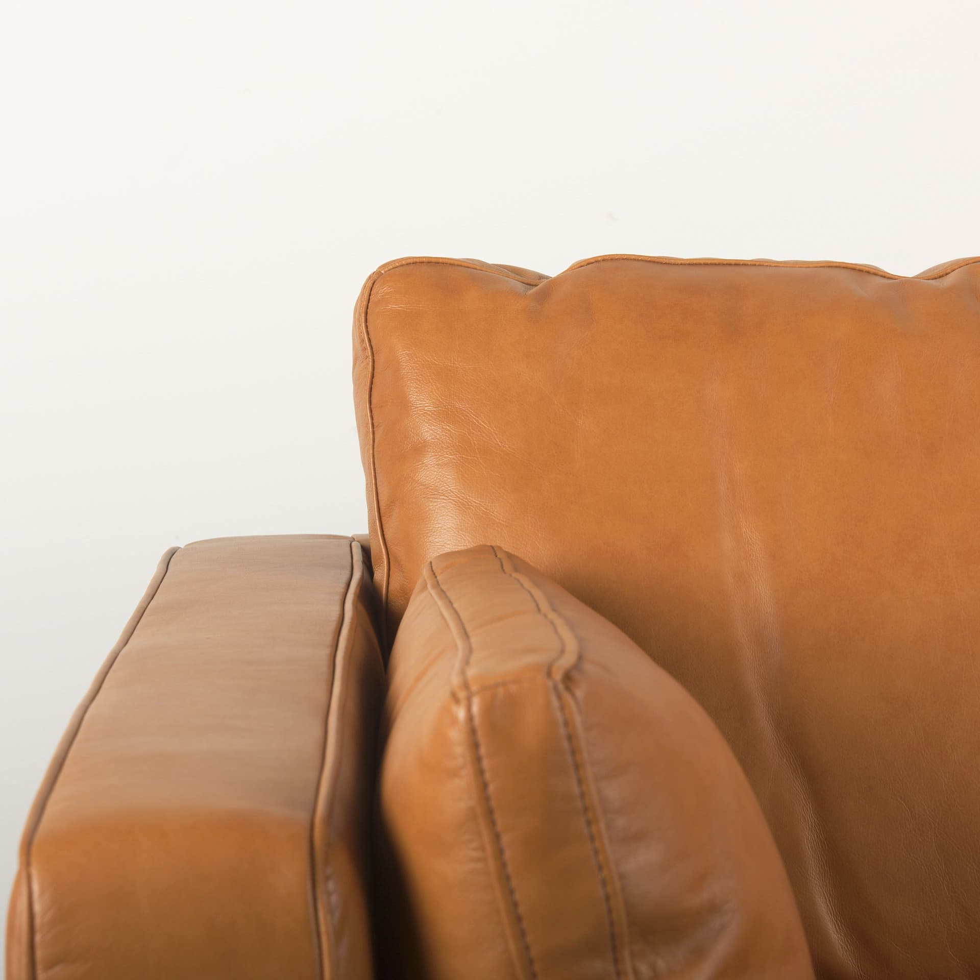 Elton 87.8L x 37.8W x 34.6H Tan Leather Sofa — product photograph