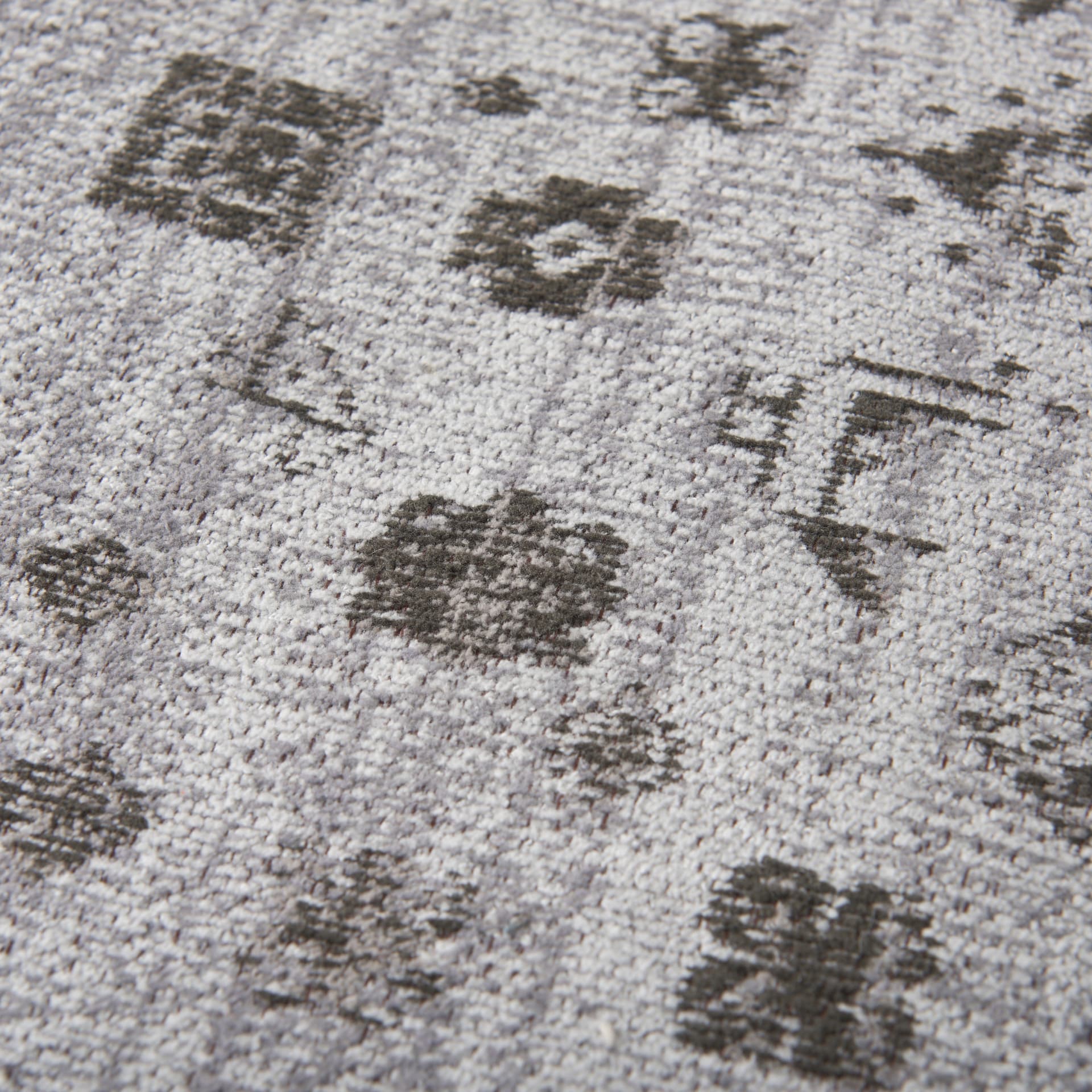 Kaiya 5 x 8 Rug — product photograph