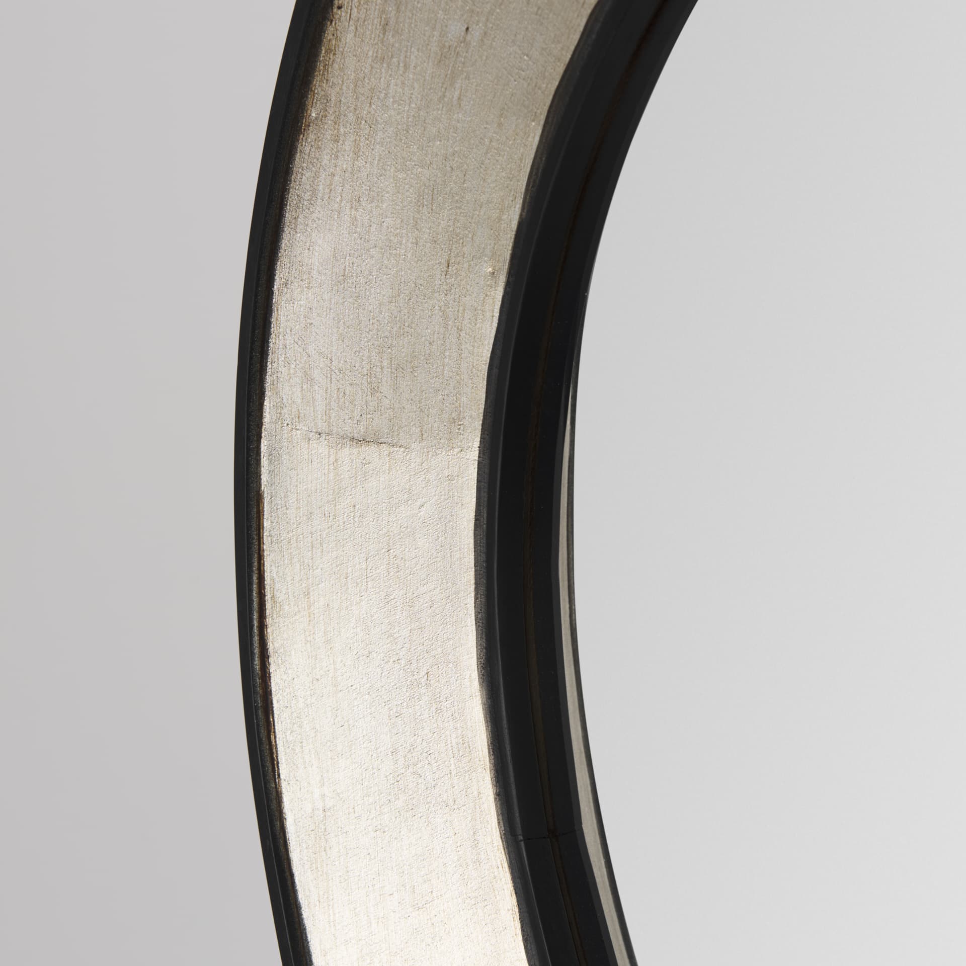 Ovallas 22" Round Champagne Wood Frame Mirror — product photograph