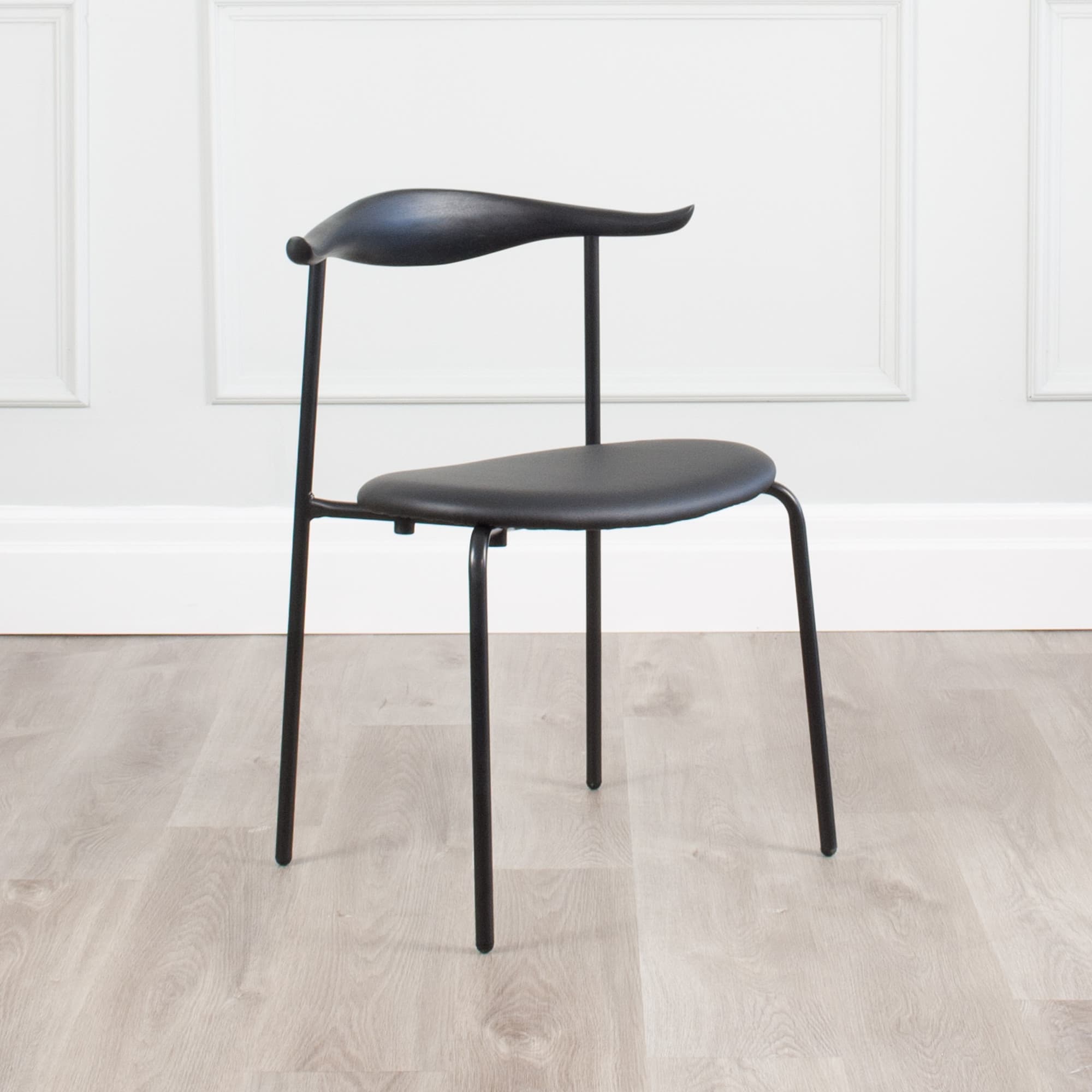 Toro Chair — product photograph