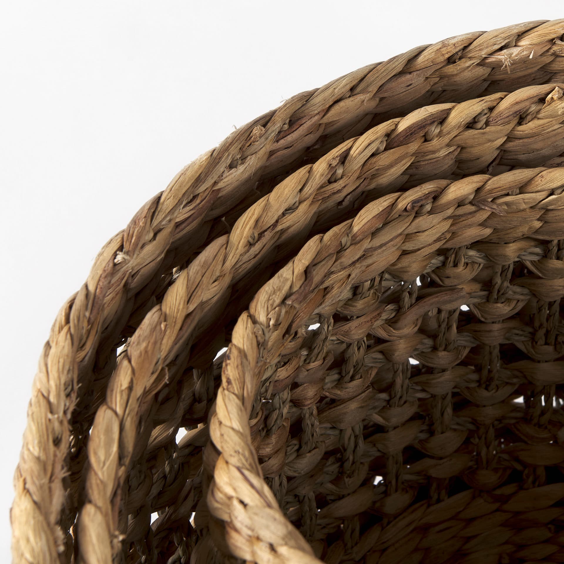 Dakota (Set of 3) Medium Brown Seagrass Round Basket — product photograph