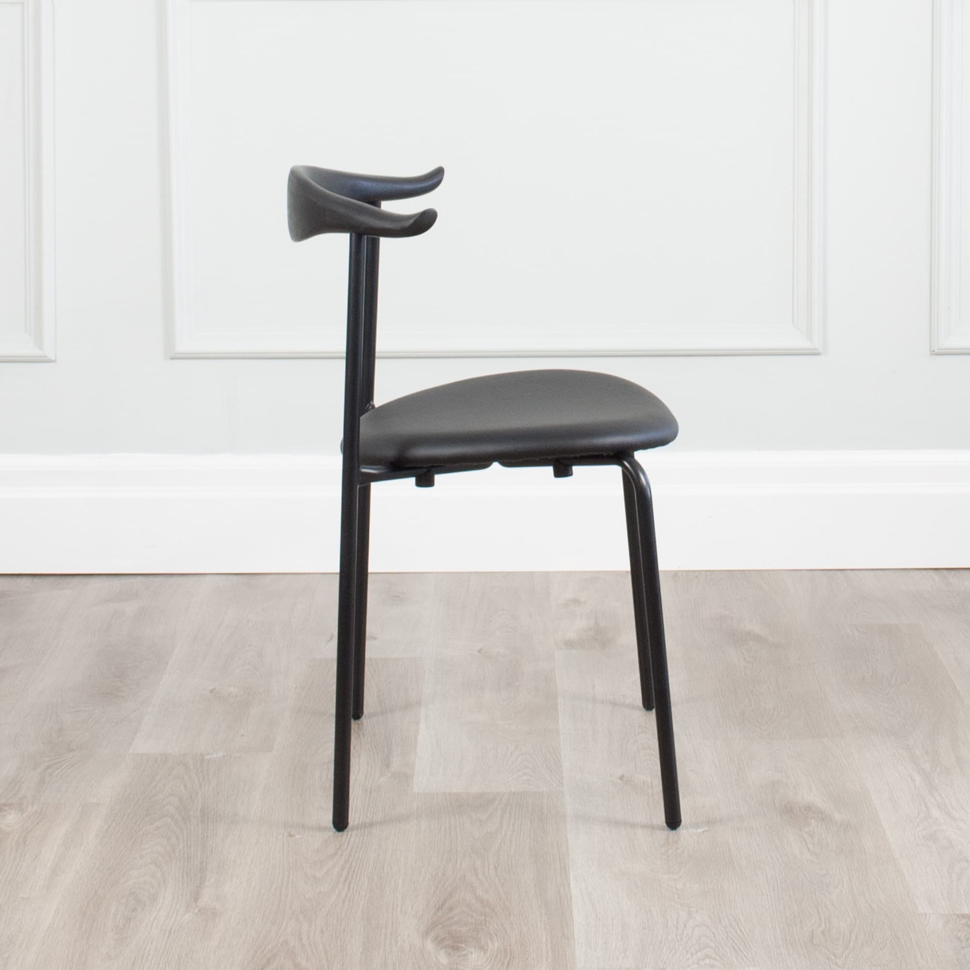 Toro Chair — product photograph