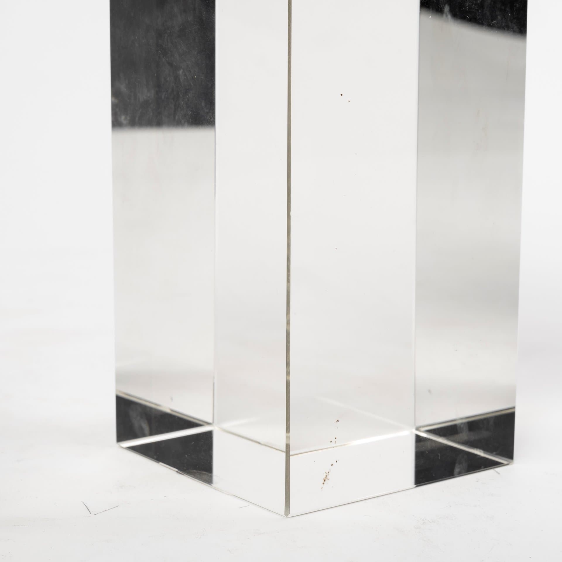 Isla (Large) 5L x 5W White Replica Resin Coral On Clear White Glass — product photograph