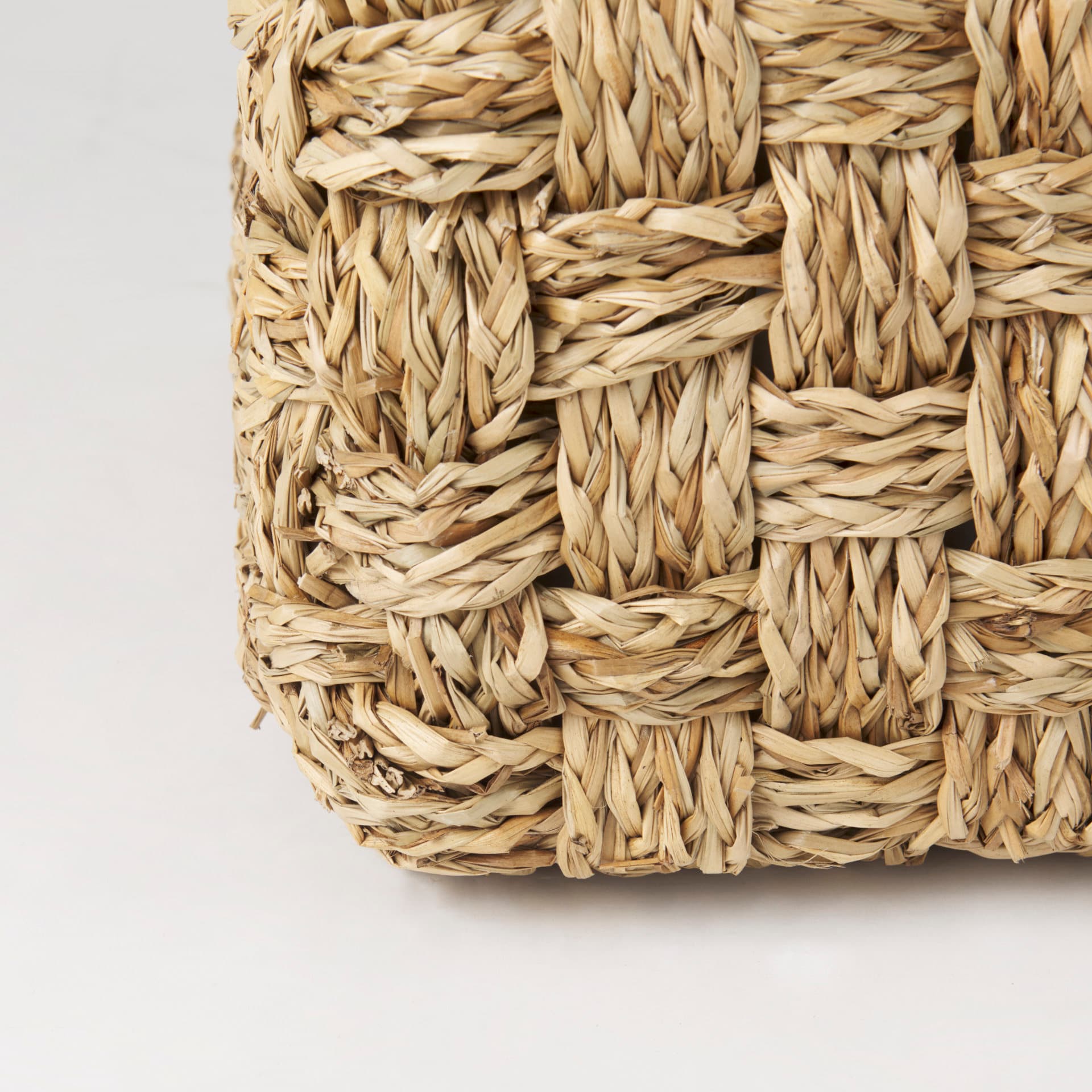 Adele 17.7L x 17.7W x 17.7H Medium Brown Seagrass Woven Square Pouf — product photograph