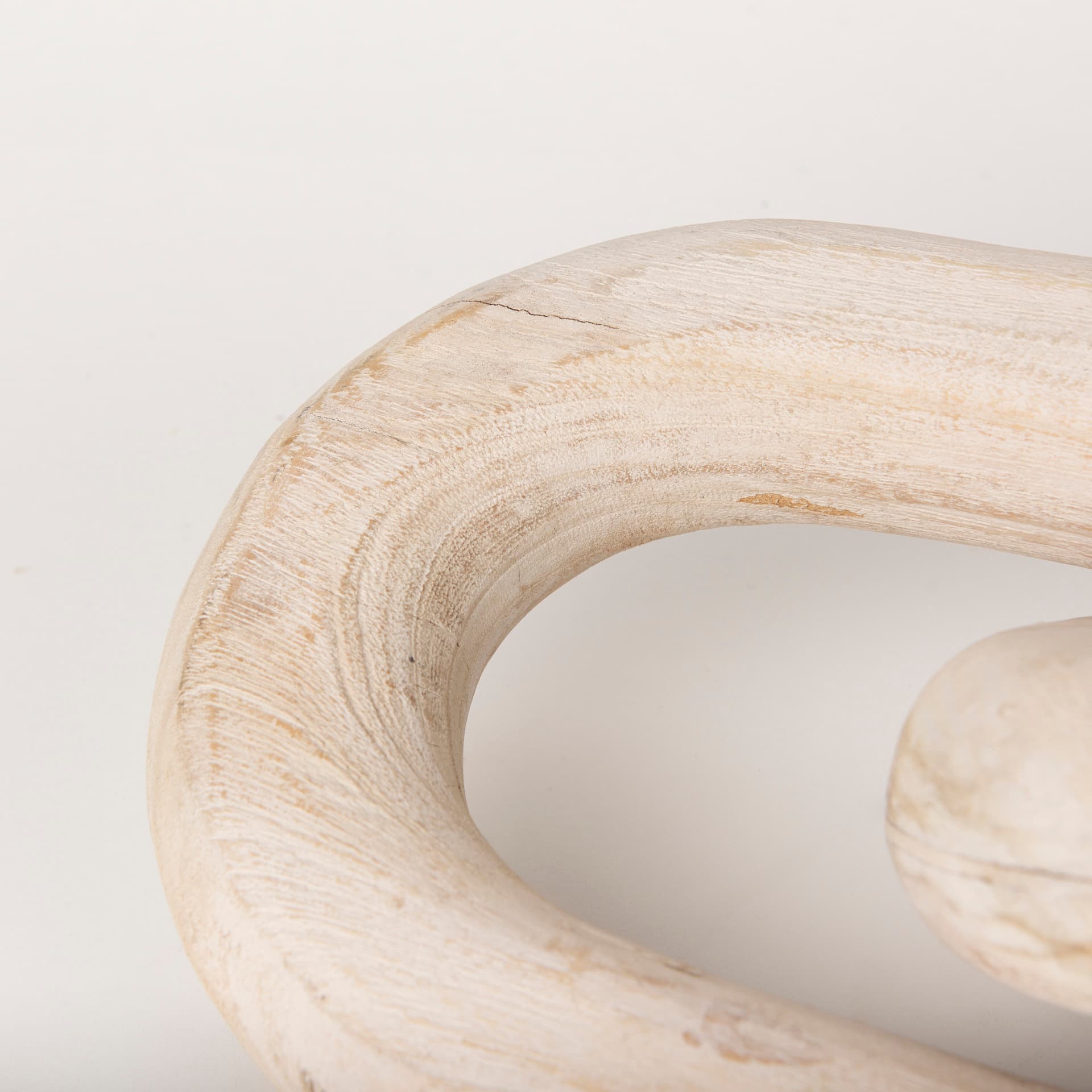 Tayla Large Blonde Wood Chain Link — product photograph