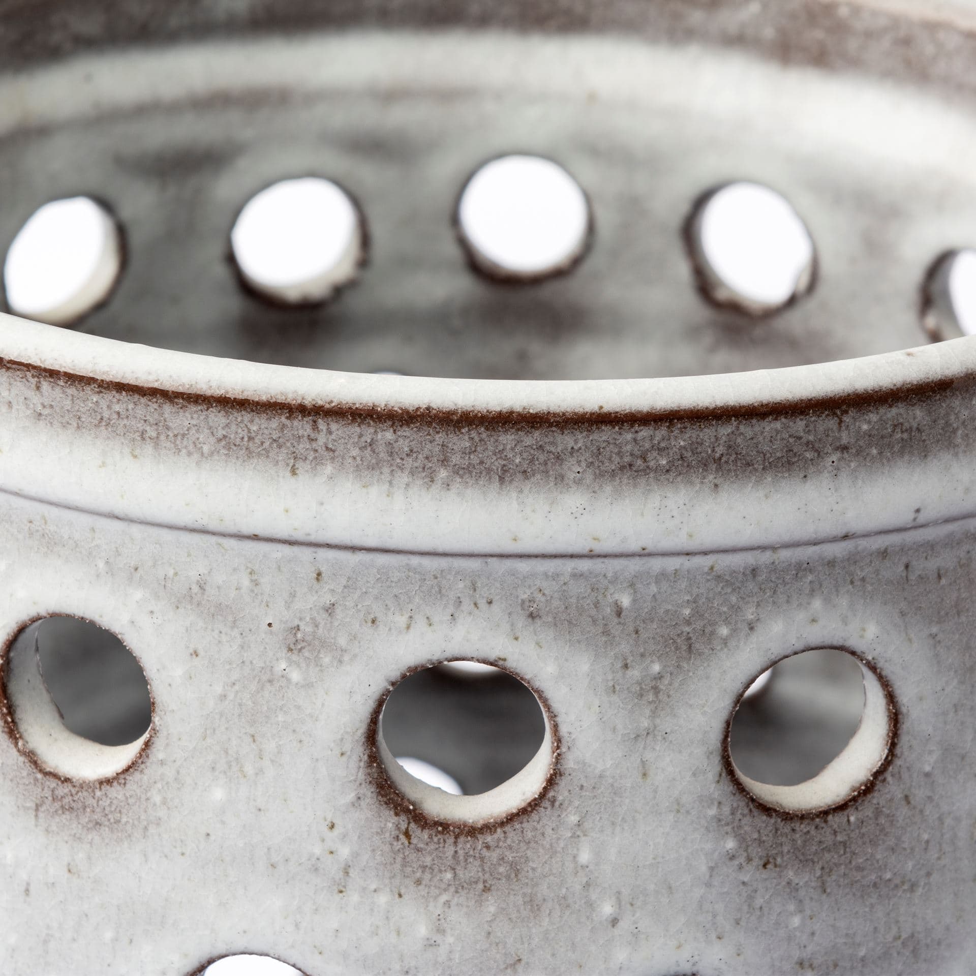 Canasta Large Rustic White Ceramic Decorative Vase — product photograph