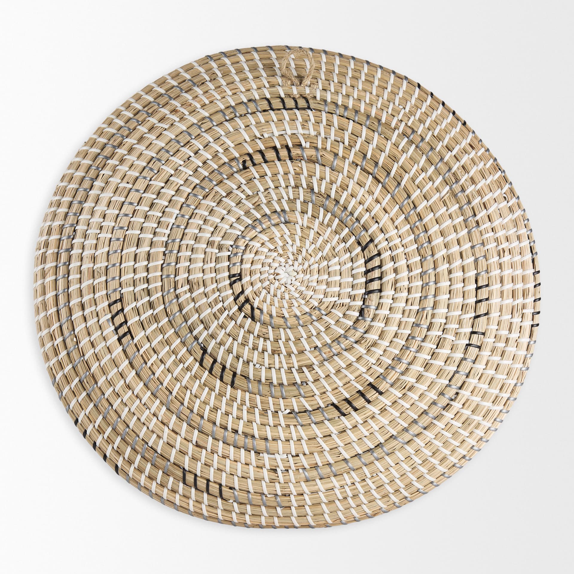 Avel 18.0L x 18.0W x 3.0H Light Brown Seagrass W/Dark Brown String Round Wall Hanging Plate — product photograph