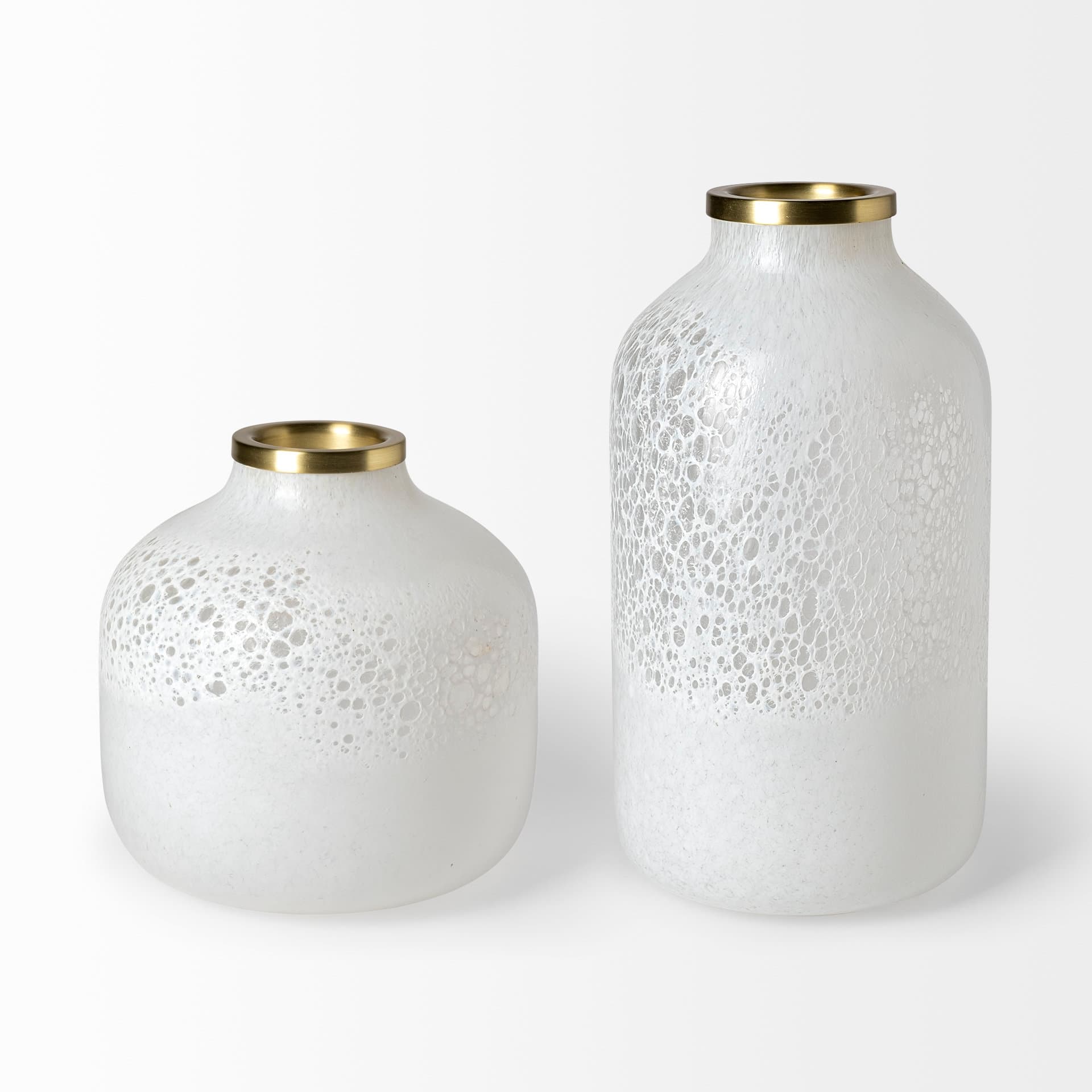 Pearl Short White Gold Rim Glass Vase — product photograph