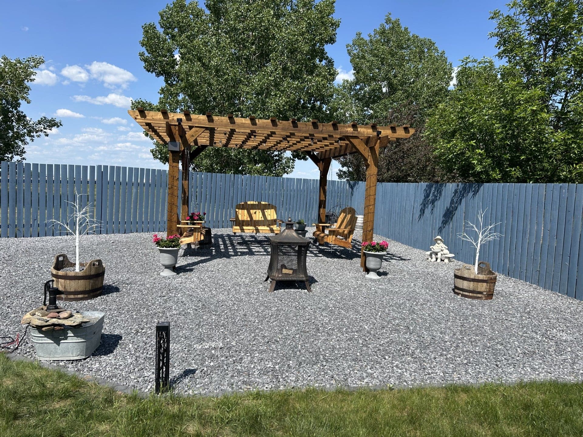 4-ft Adirondack Cedar Garden Swing with Comfort Springs — product photograph