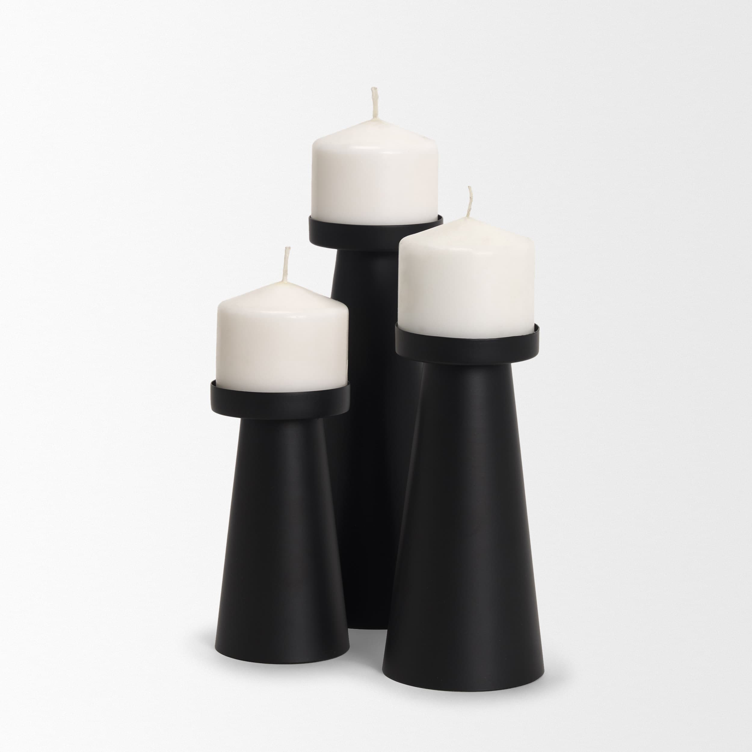 Quadir Medium Matte Black Metal Candle Holder — product photograph