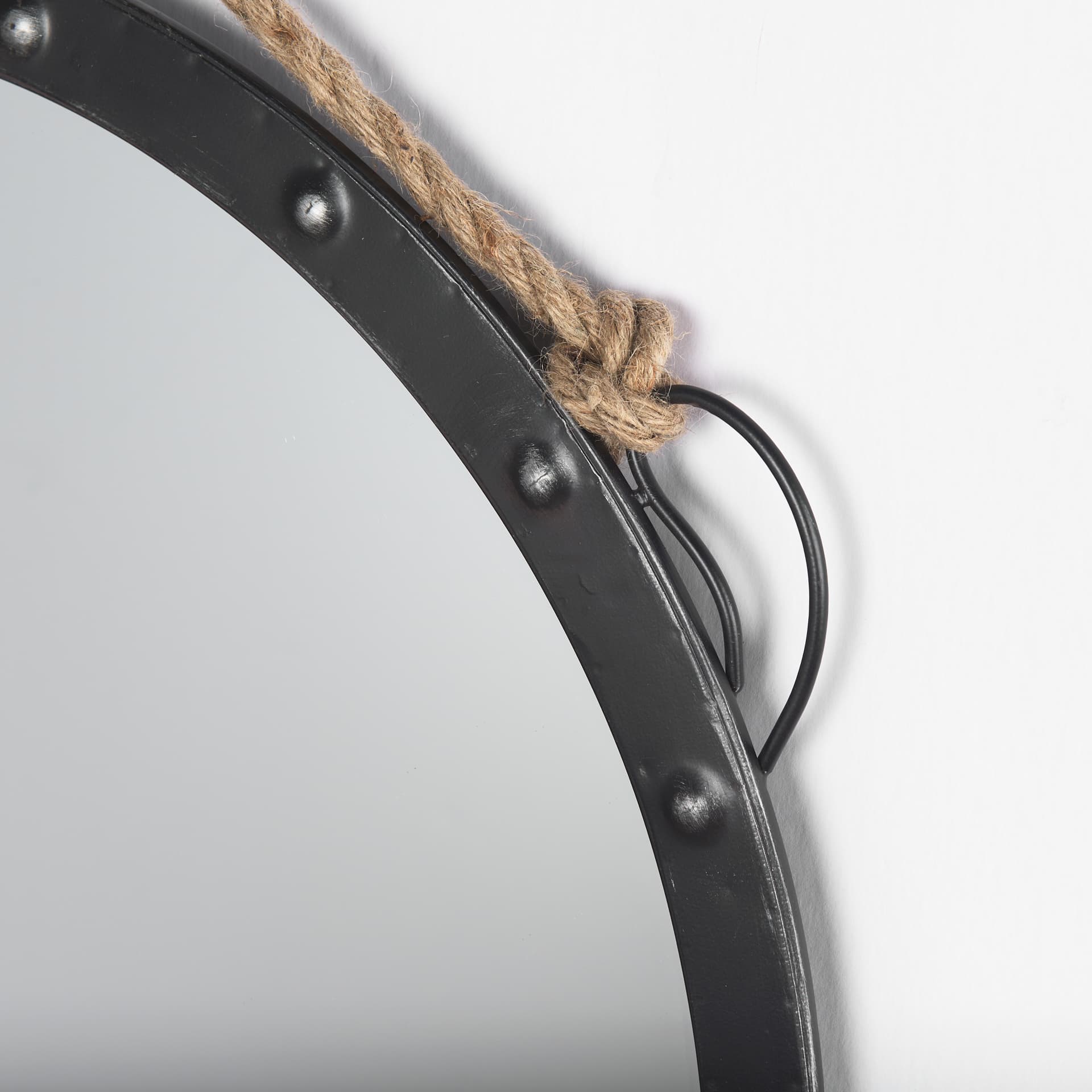 Pendula 27L x 27H Round Metal Frame Mirror — product photograph