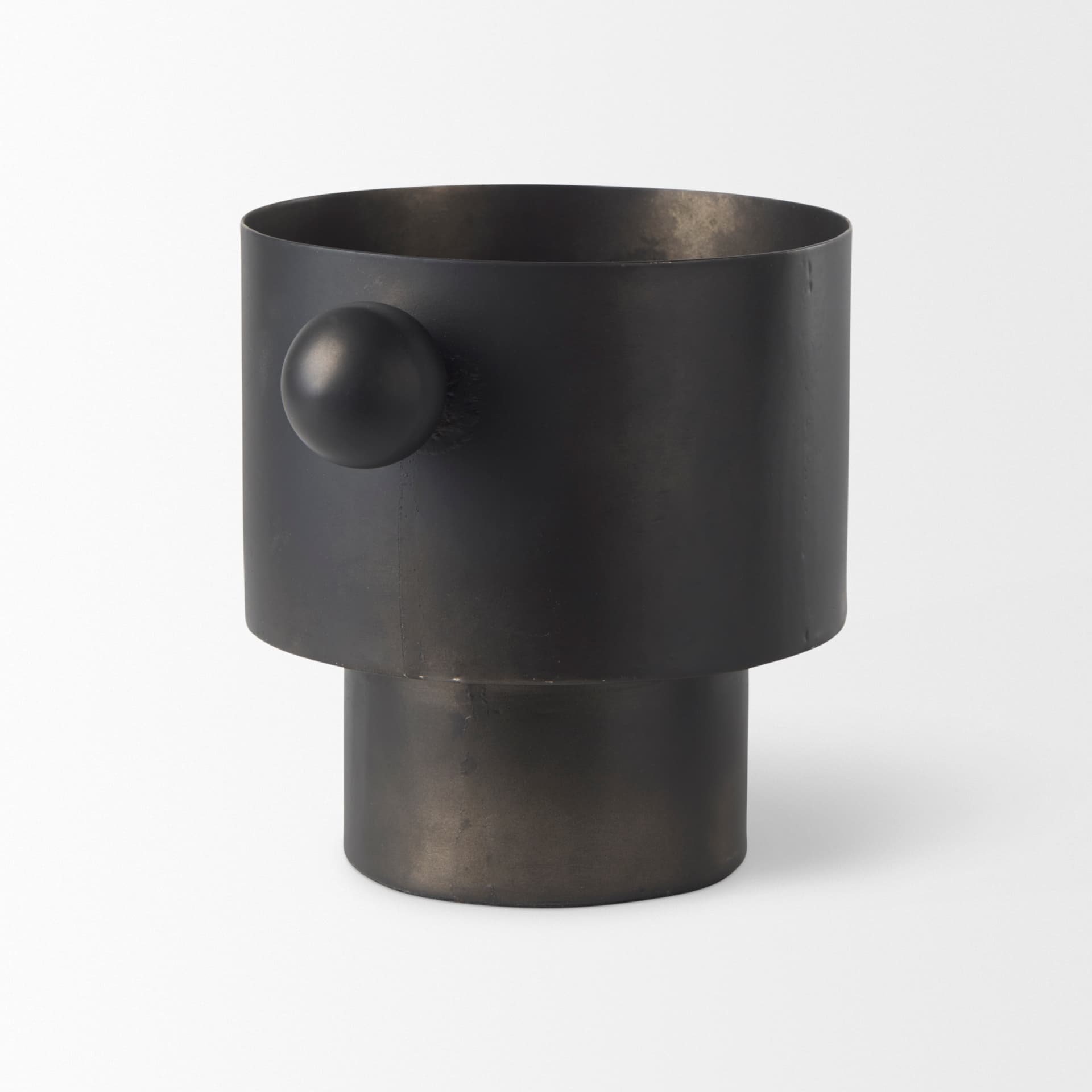 Juno 6.5H Medium Black Iron Vase — product photograph