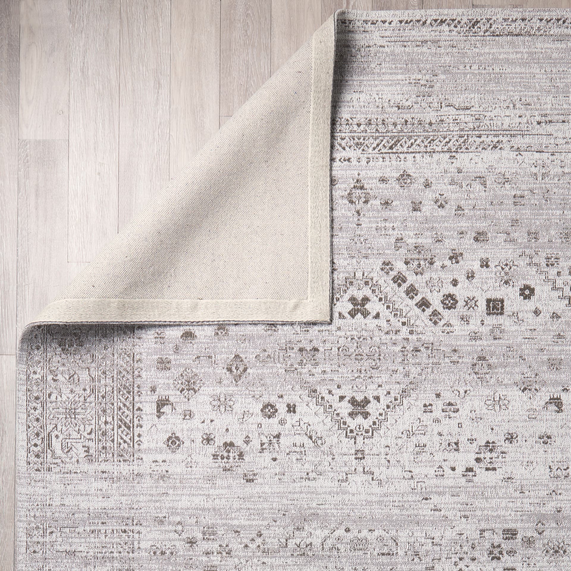 Kaiya 5 x 8 Rug — product photograph