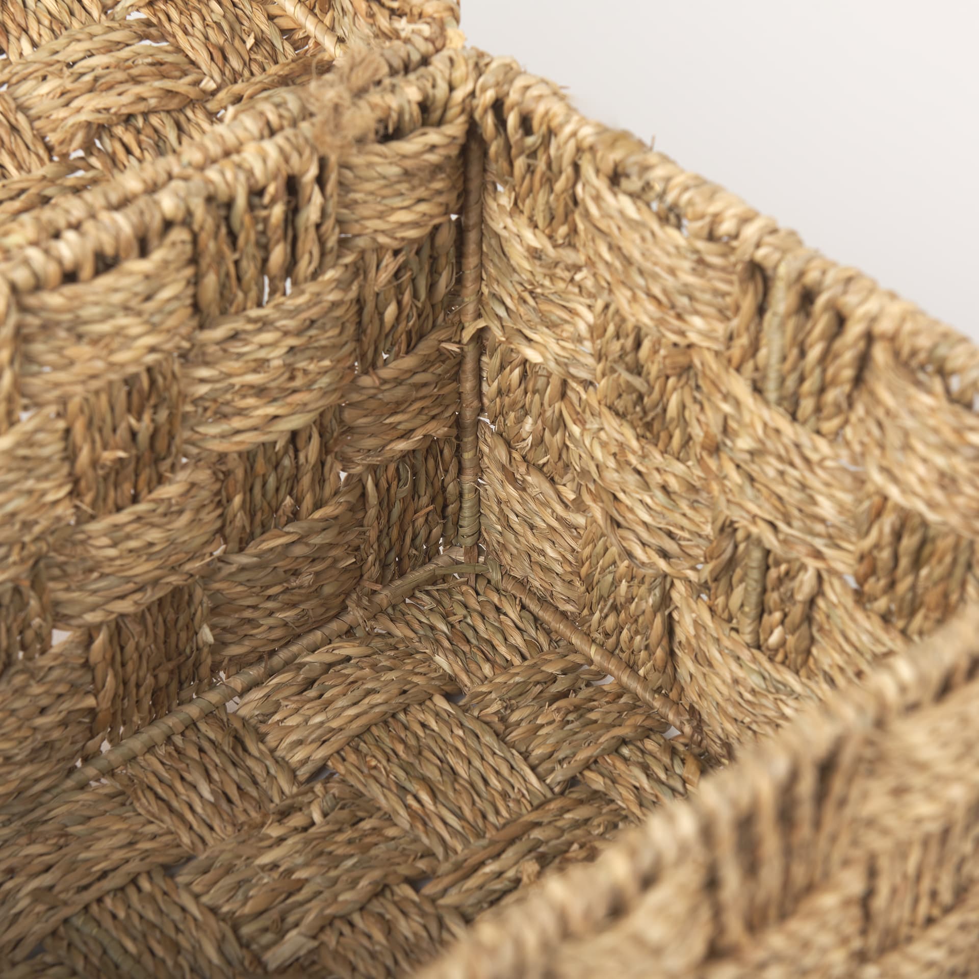 Hanalei Set of 2 Seagrass Boxes with Lids — product photograph