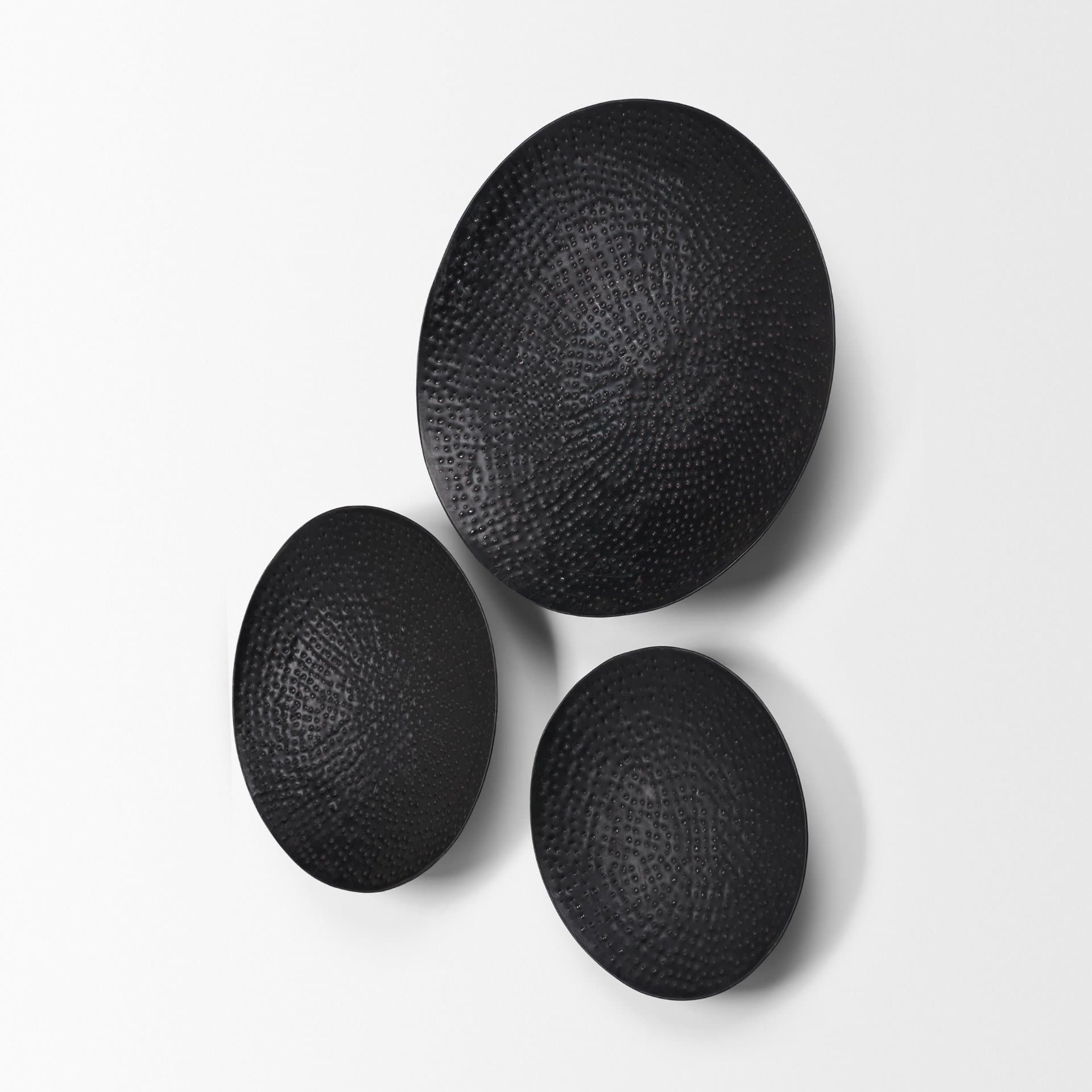Patera Hammered Iron Metal Decorative Bowls (Set of 3) — product photograph