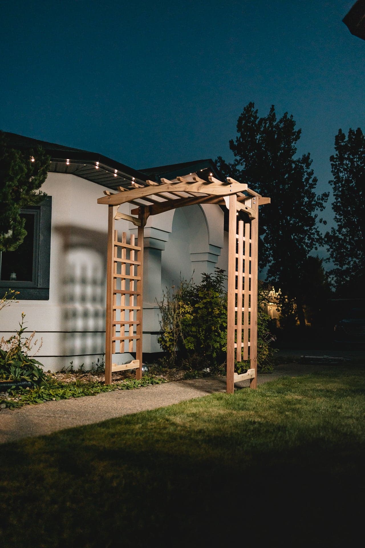 Cedar Pagoda Garden Arbor & Planter Box Set PA96-Set — product photograph