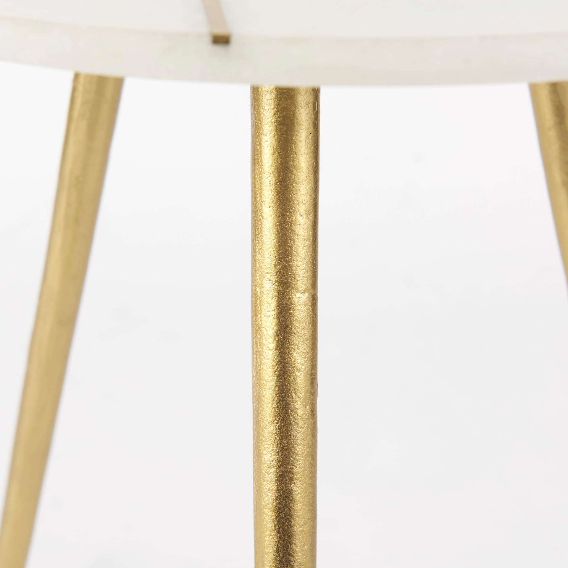 Vivienne 18.0L x 18.0W x 23.0H White Marble W/Antique Gold Metal Round Large Accent Table — product photograph
