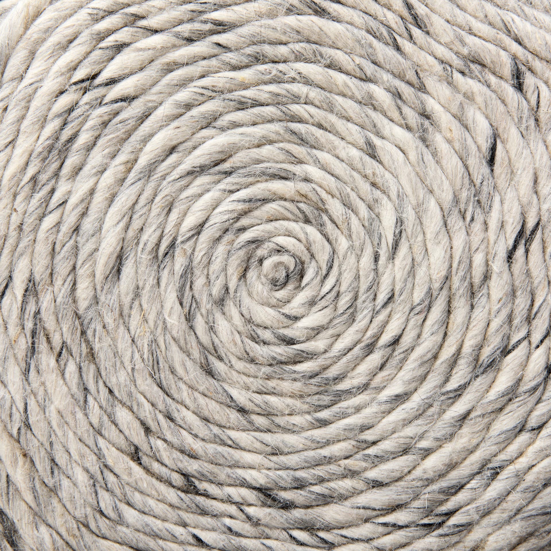 Esfera 17.7L x 15.7W x 15.7H Beige Chevron Woven Round Pouf — product photograph