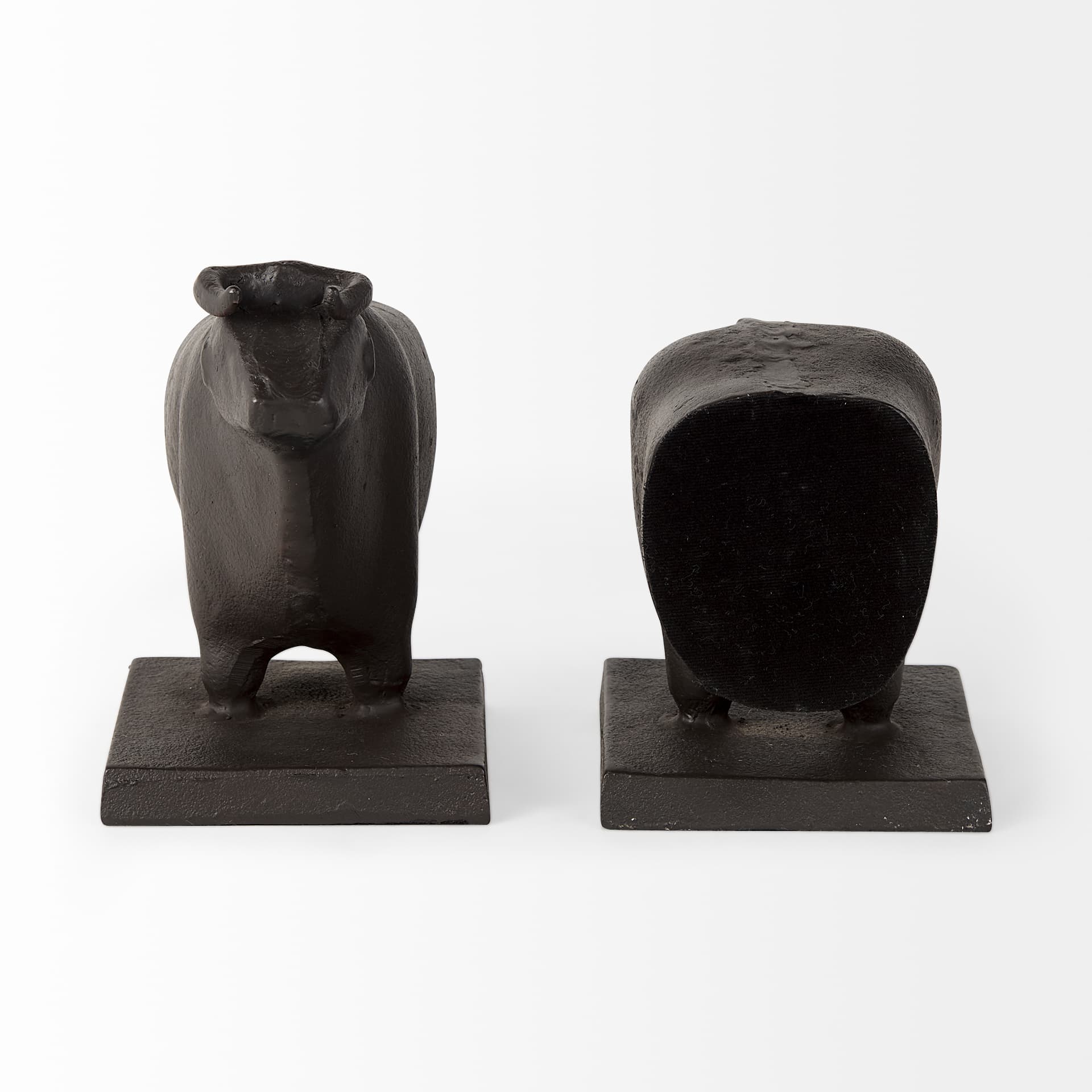 Taurus III (Set of 2) 9L x 4W Black Cast Aluminum Bull Bookends — product photograph