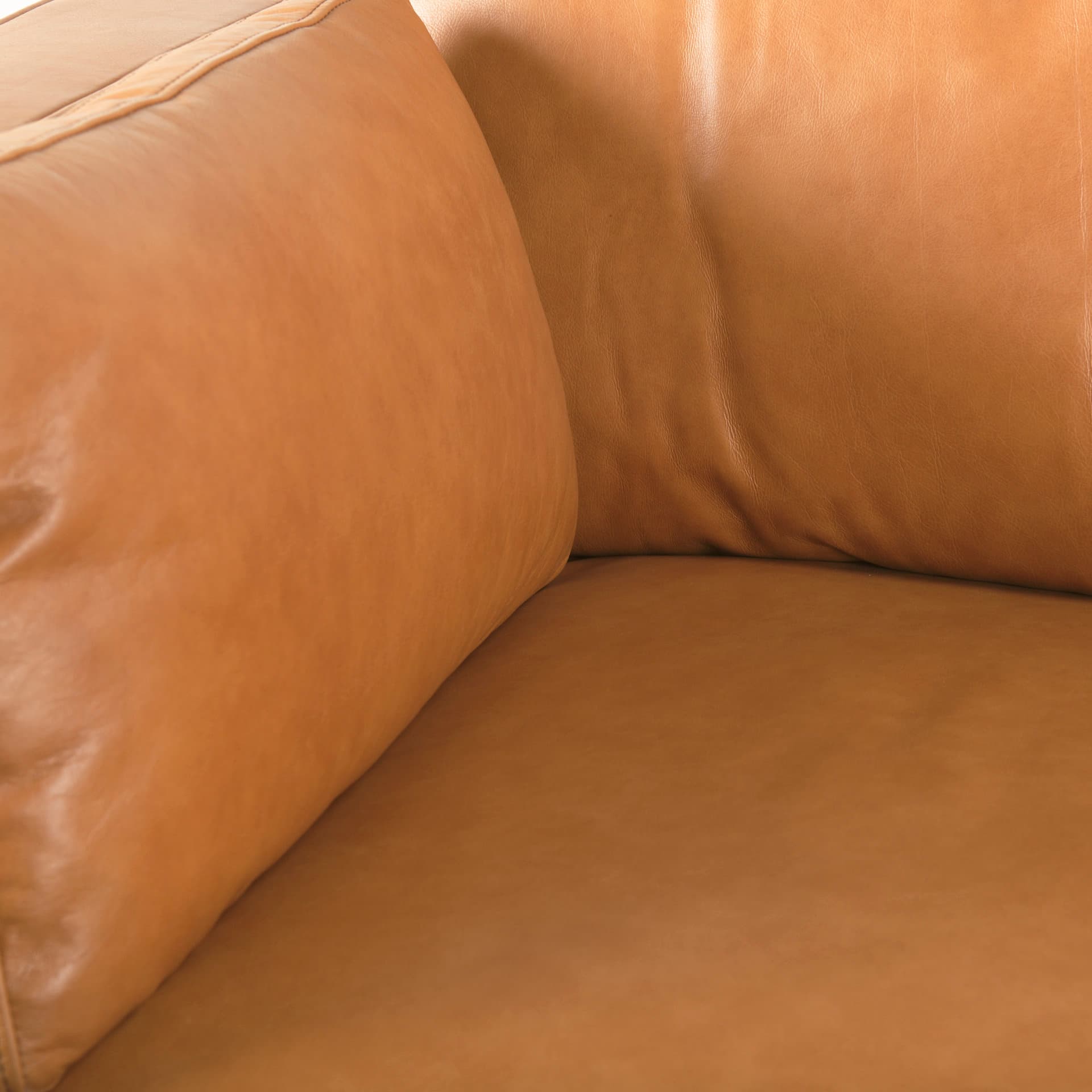 Elton 87.8L x 37.8W x 34.6H Tan Leather Sofa — product photograph