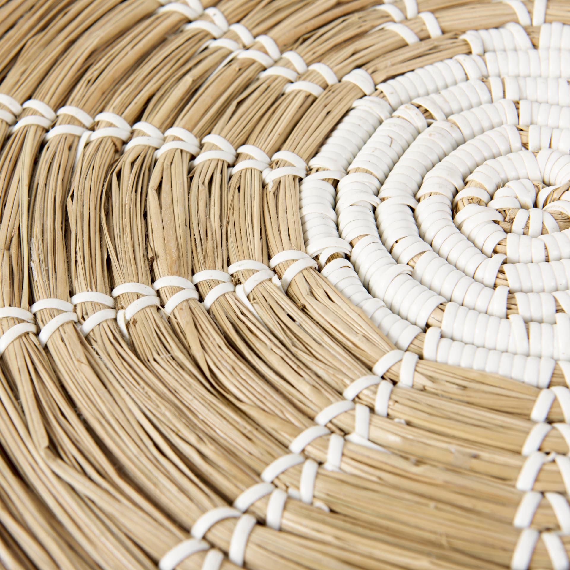 Mekhi 24.0L x 24.0W x 3.5 Light Brown Seagrass W/White String Round Wall Hanging Plate — product photograph