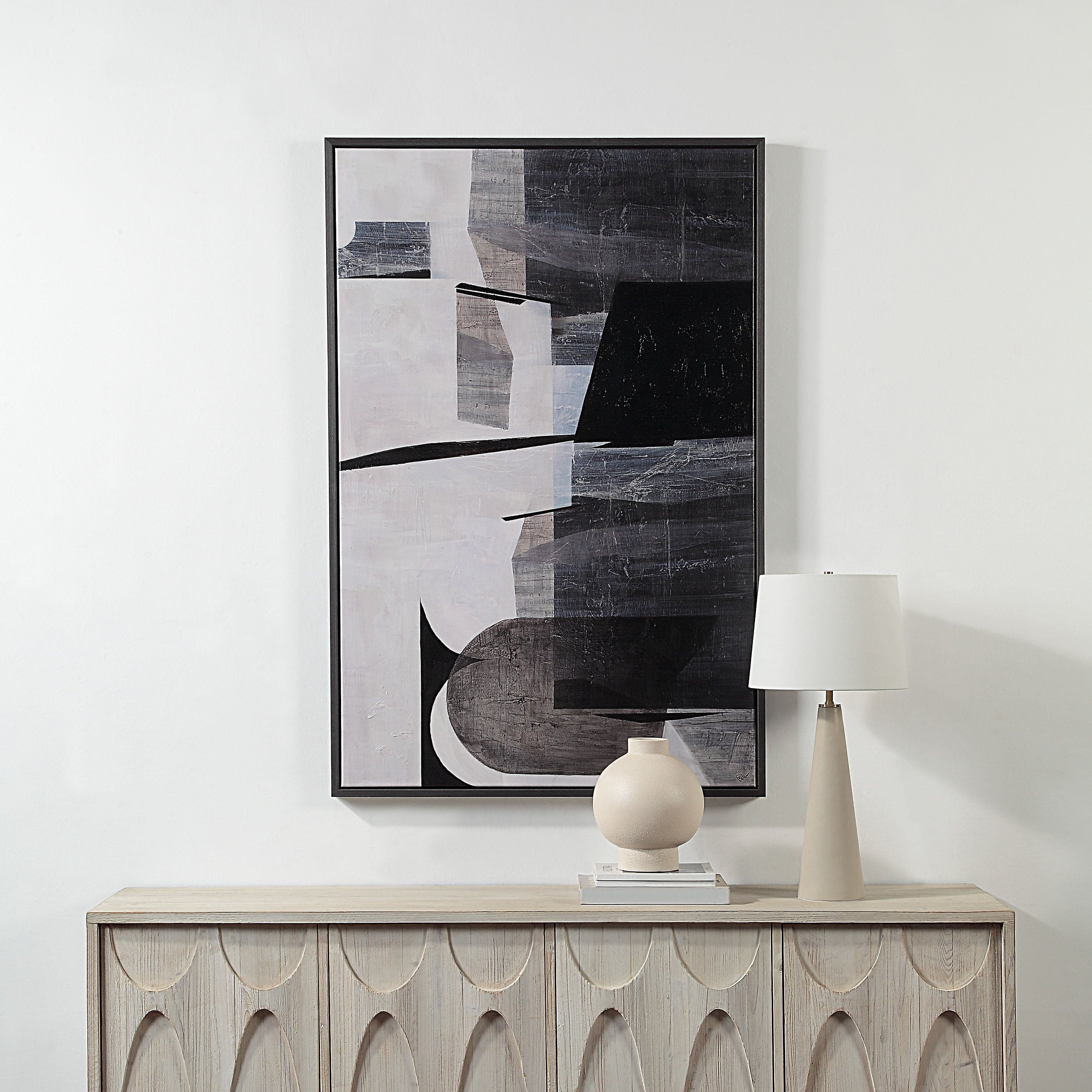 Elliott — product photograph