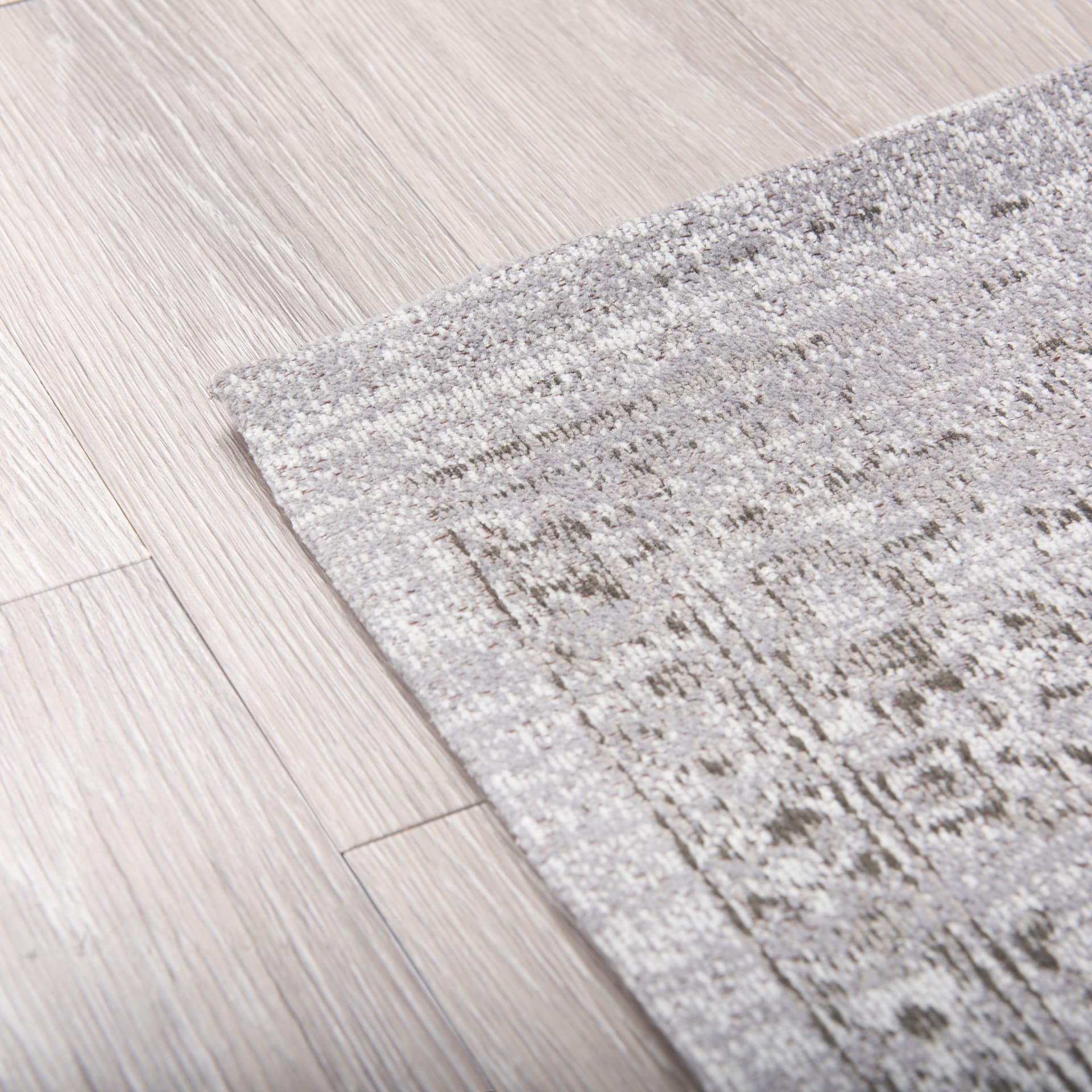 Kaiya 5 x 8 Rug — product photograph